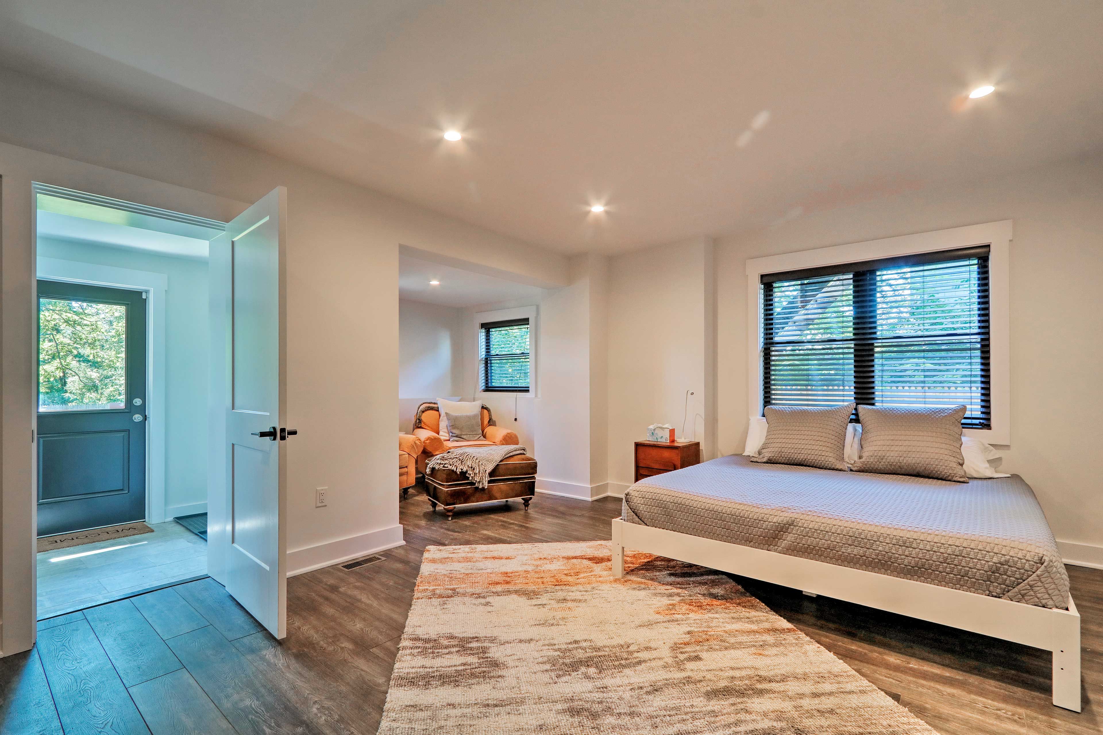 Bedroom 8 | King Bed