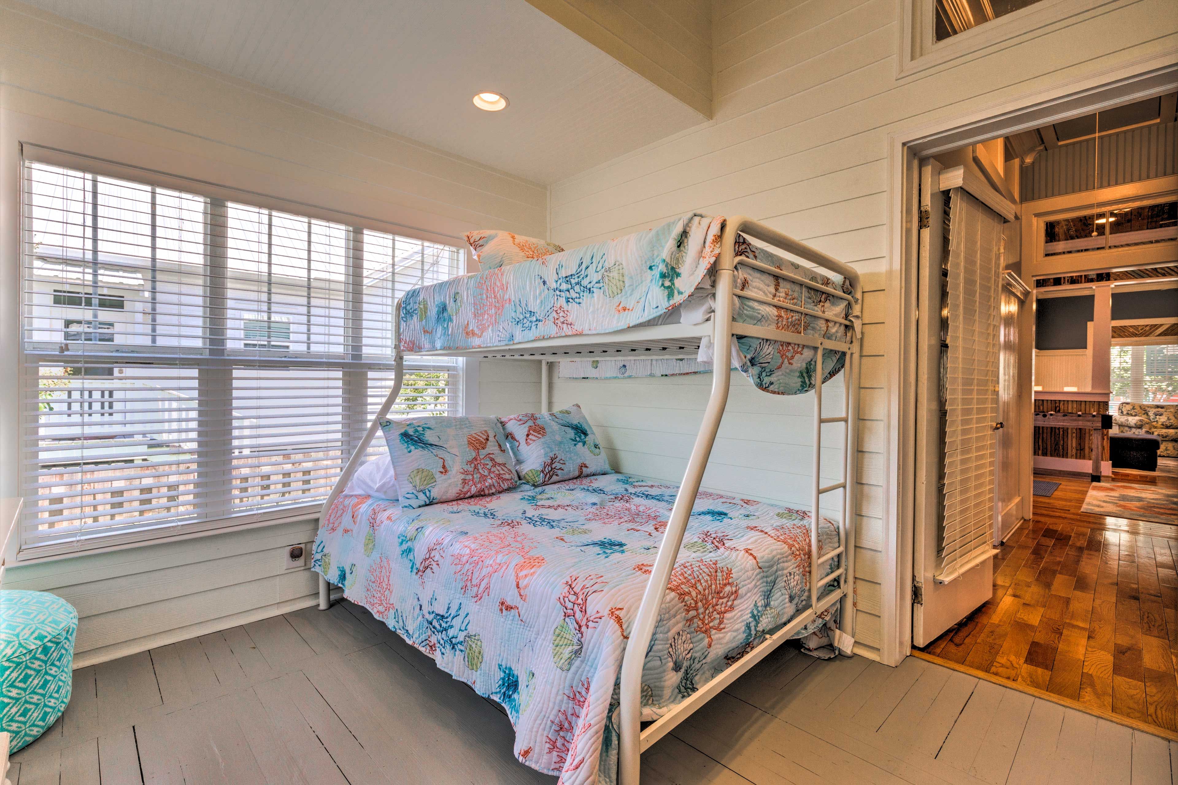 Bedroom 3 (Sunroom) | Twin/Full Bunk Bed