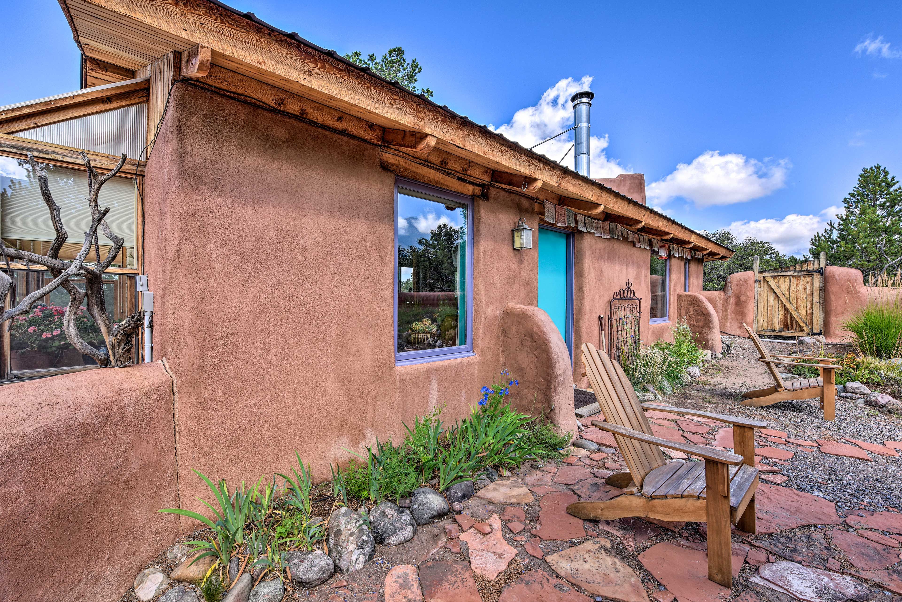 Patio w/ Seating