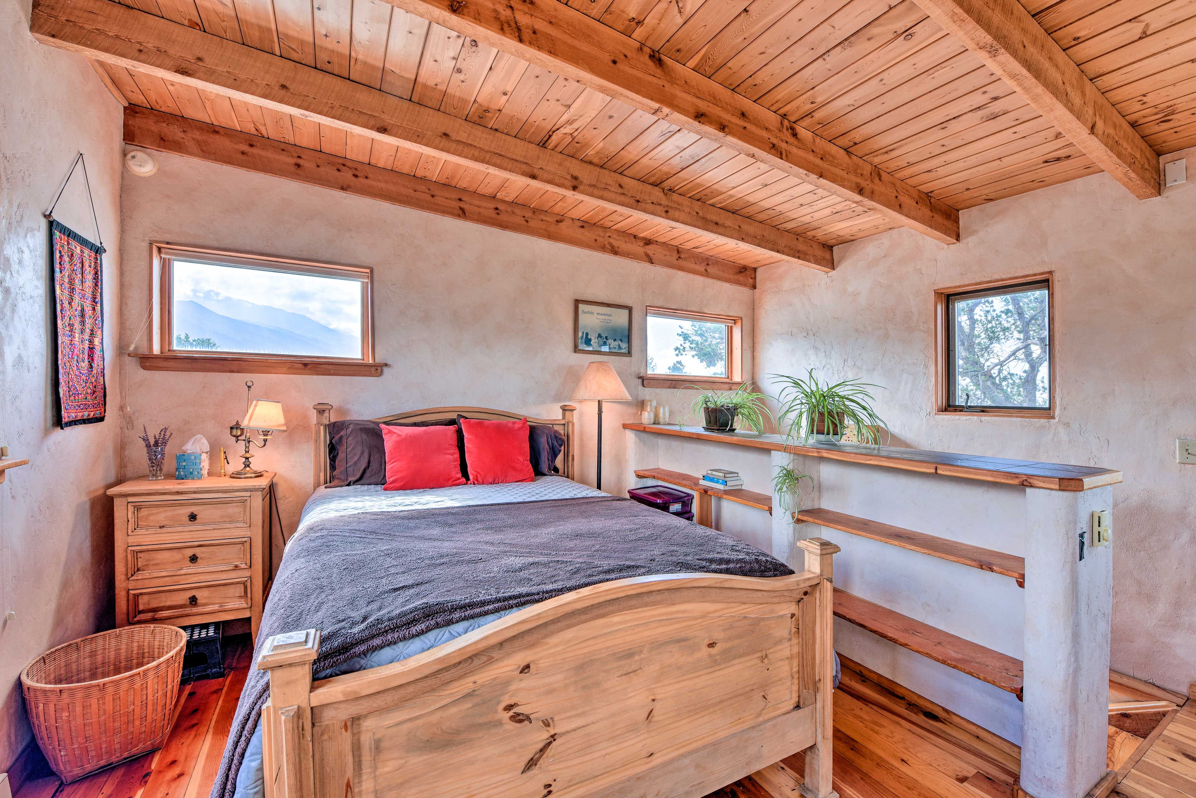 Bedroom 1 | Queen Bed | 2nd Floor