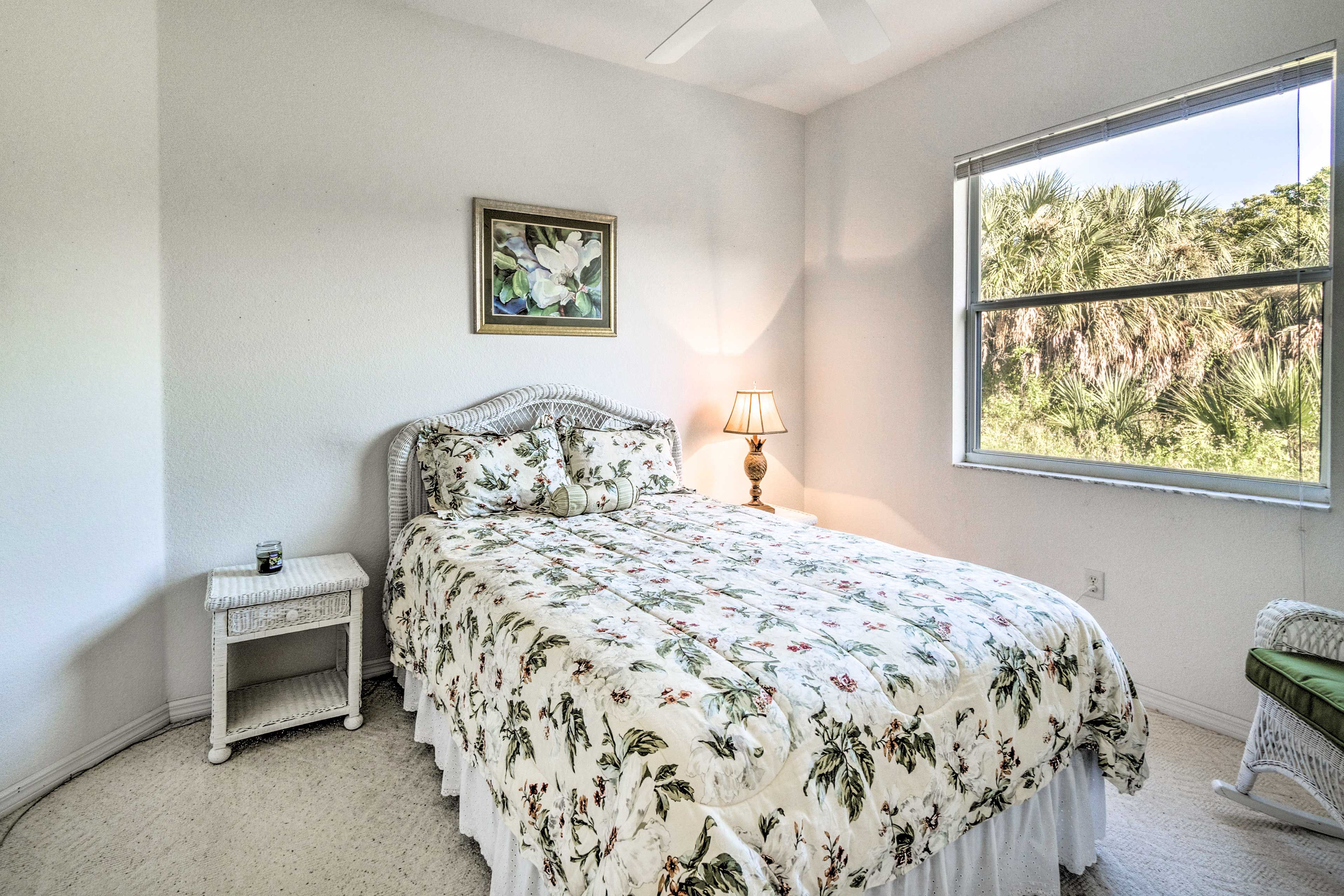 Bedroom 2 | Queen Bed