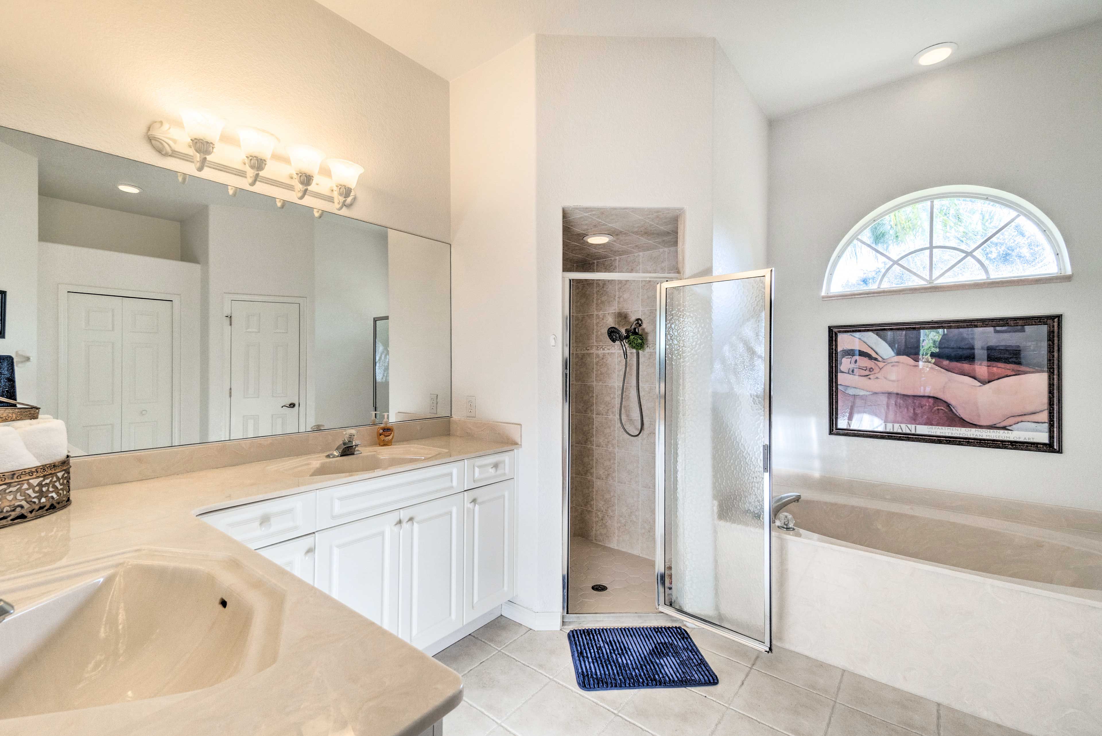 En-Suite Bathroom | Towels Provided