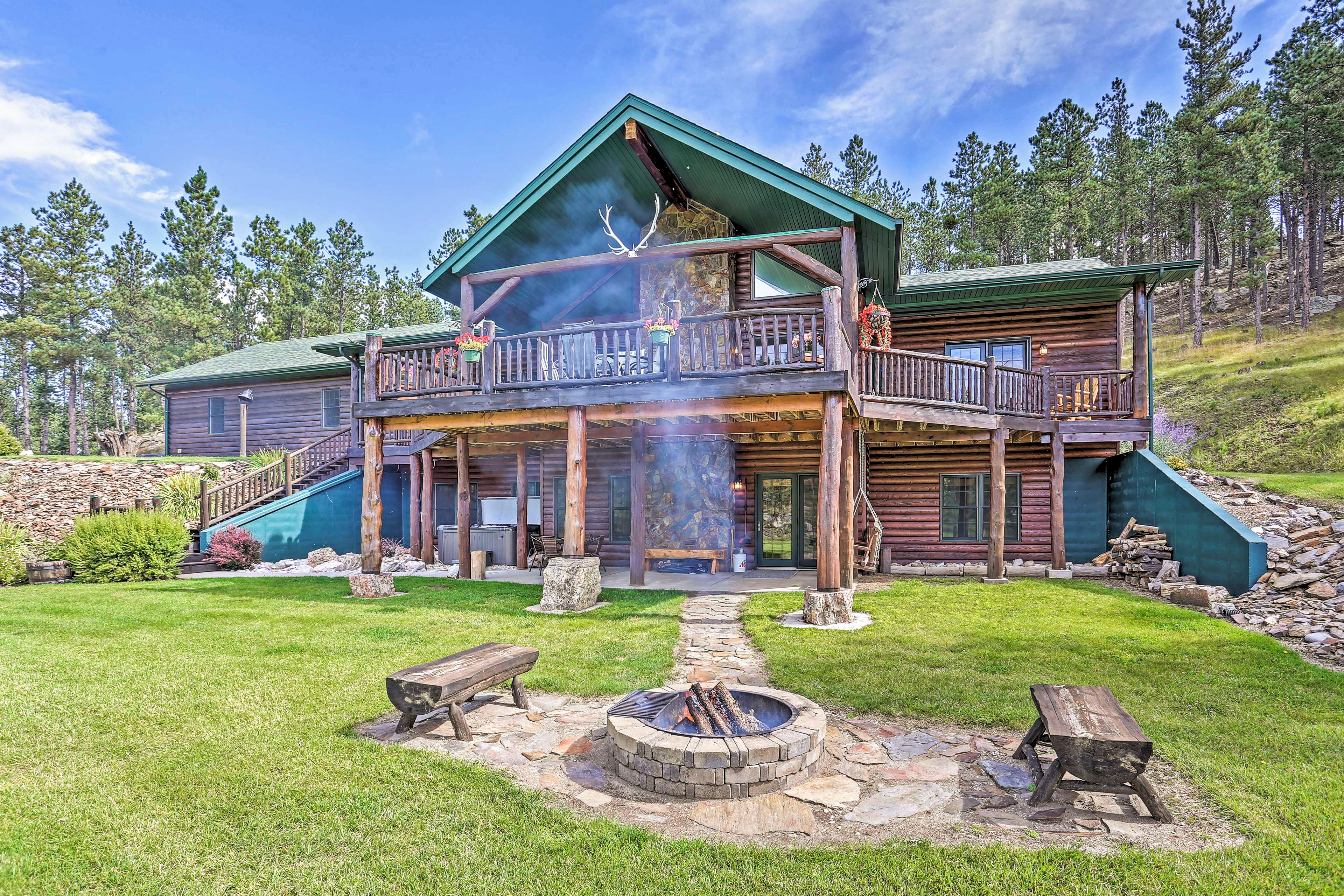 Custer Vacation Rental | 6BR | 3BA | 3,650 Sq Ft | Step-Free Access