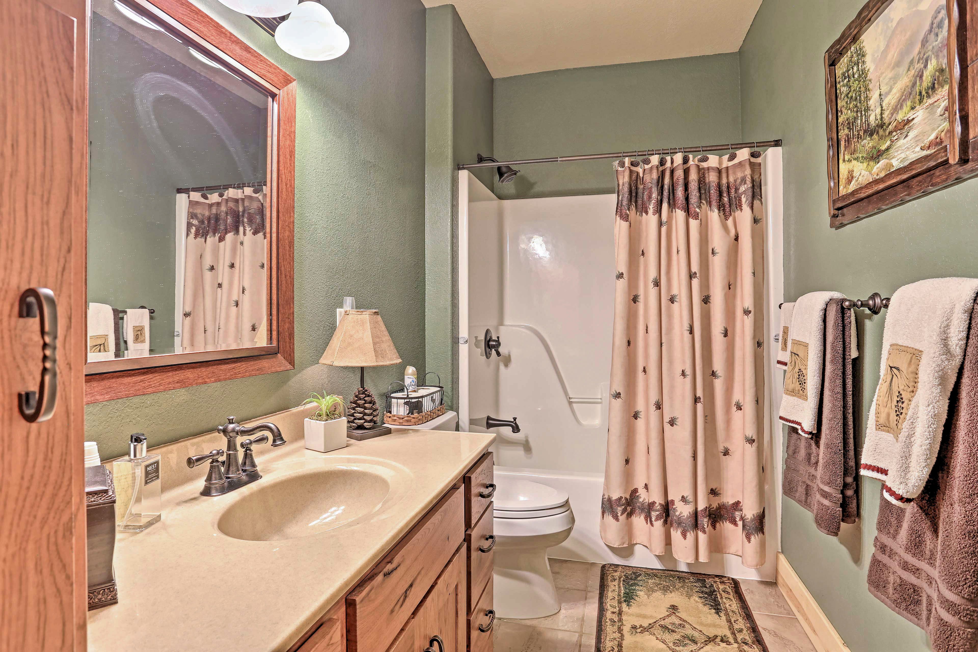 Bathroom | Main Level