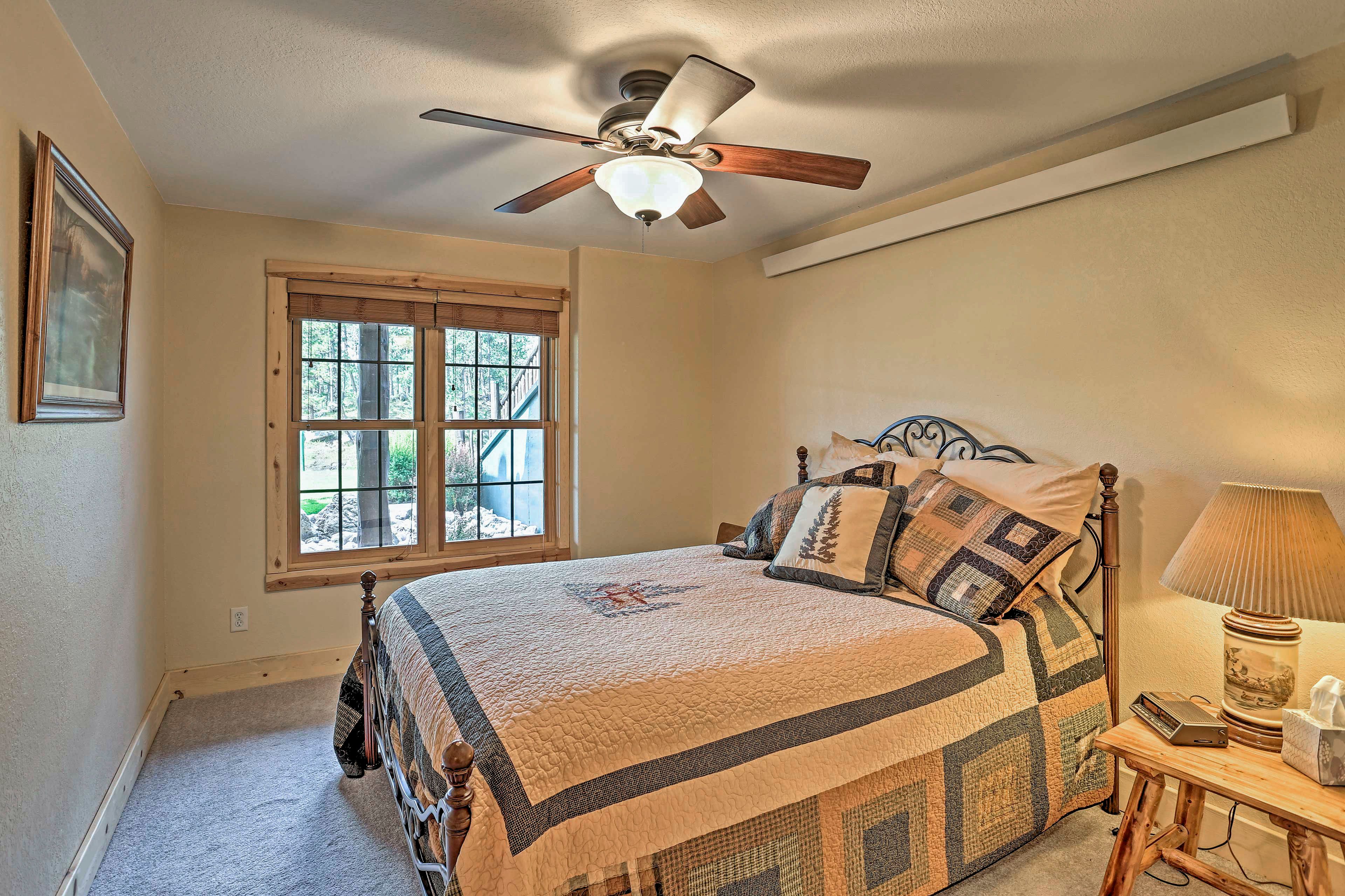 Bedroom 6 | Queen Bed