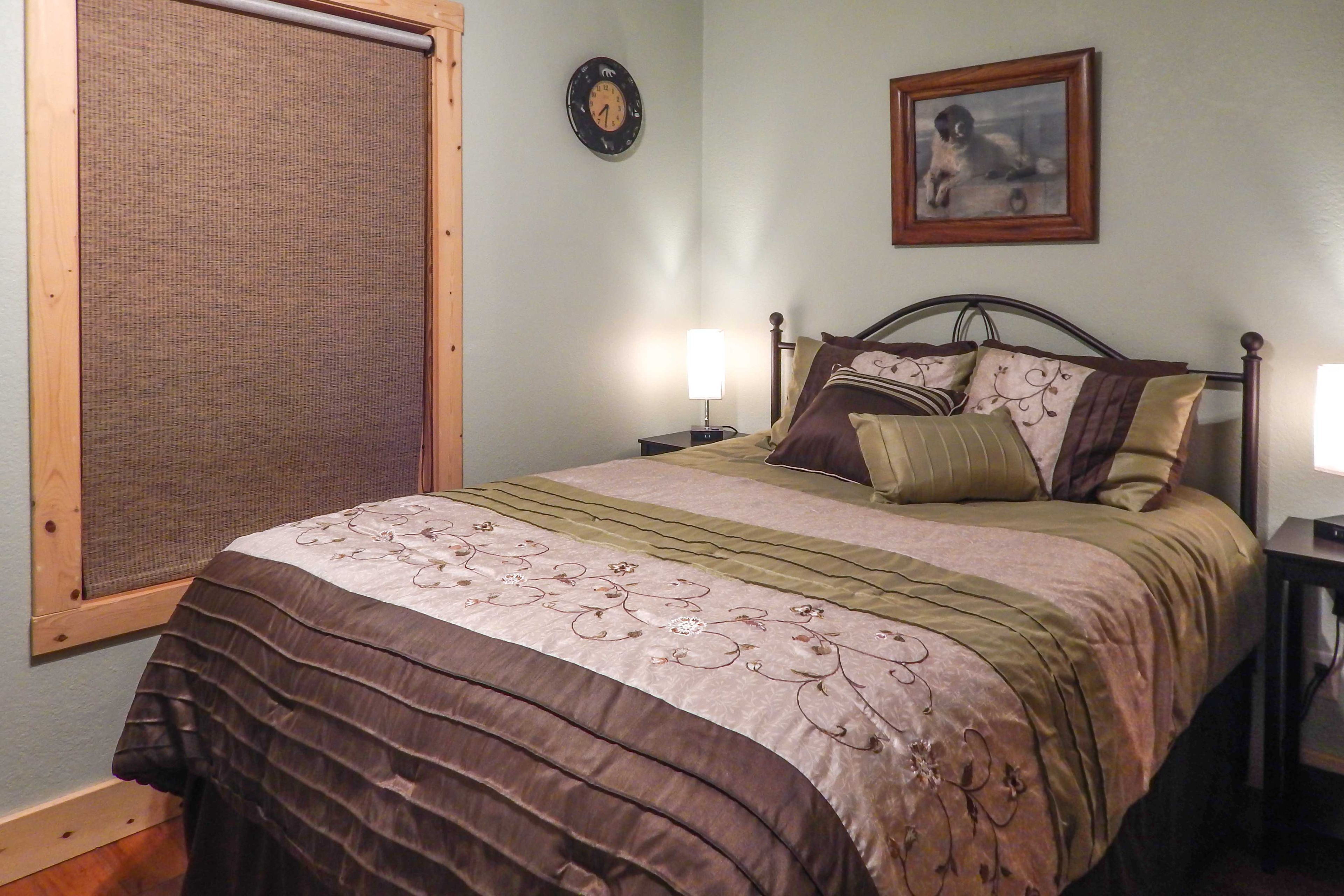 Bedroom 2 | Queen Bed | Main Level