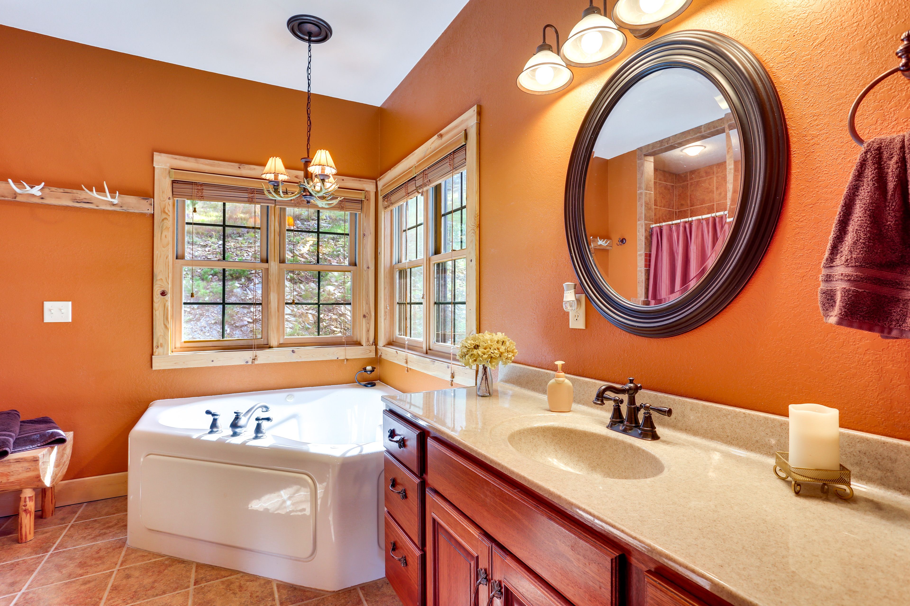 En-Suite Bathroom | Towels Provided