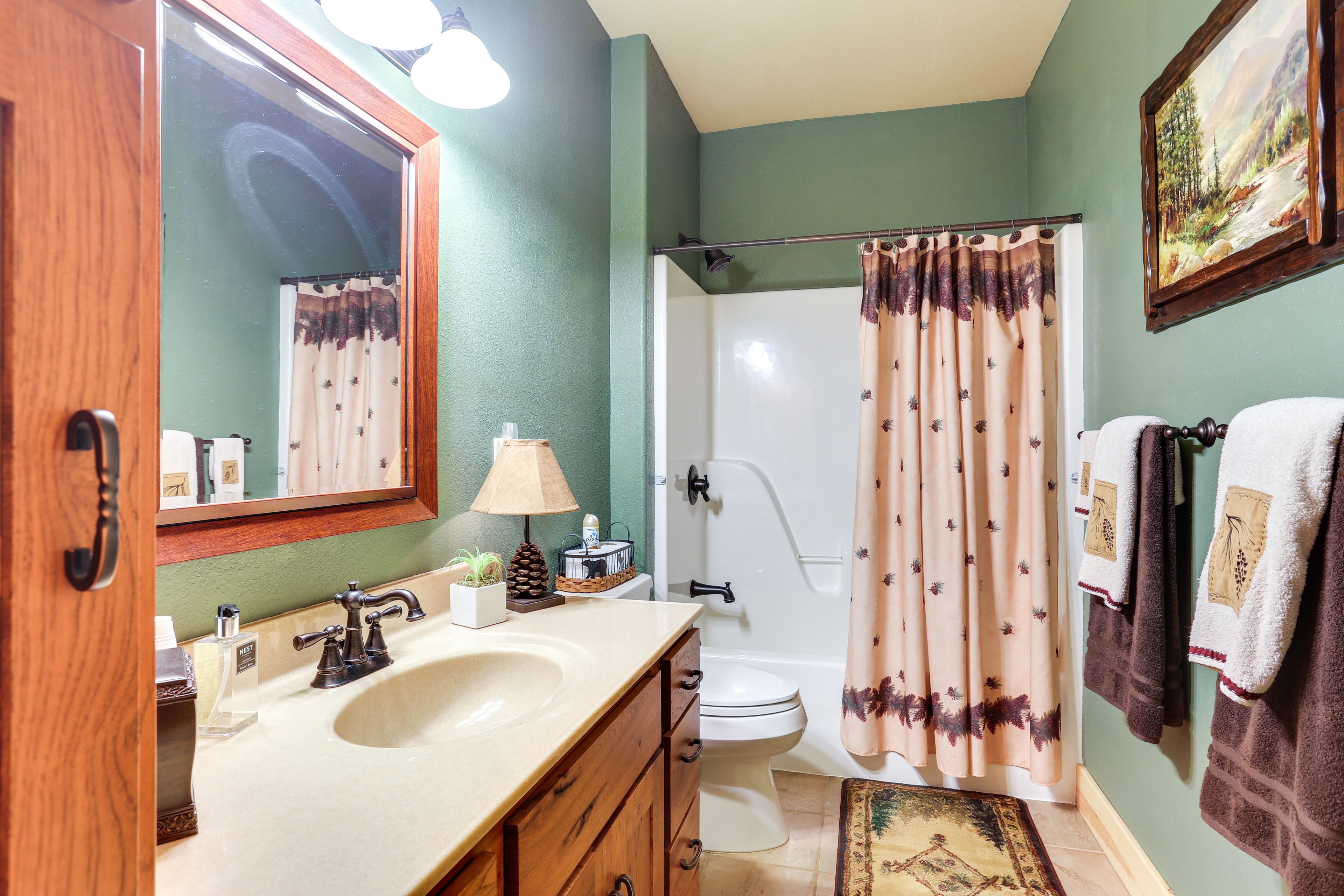 Bathroom | Main Level