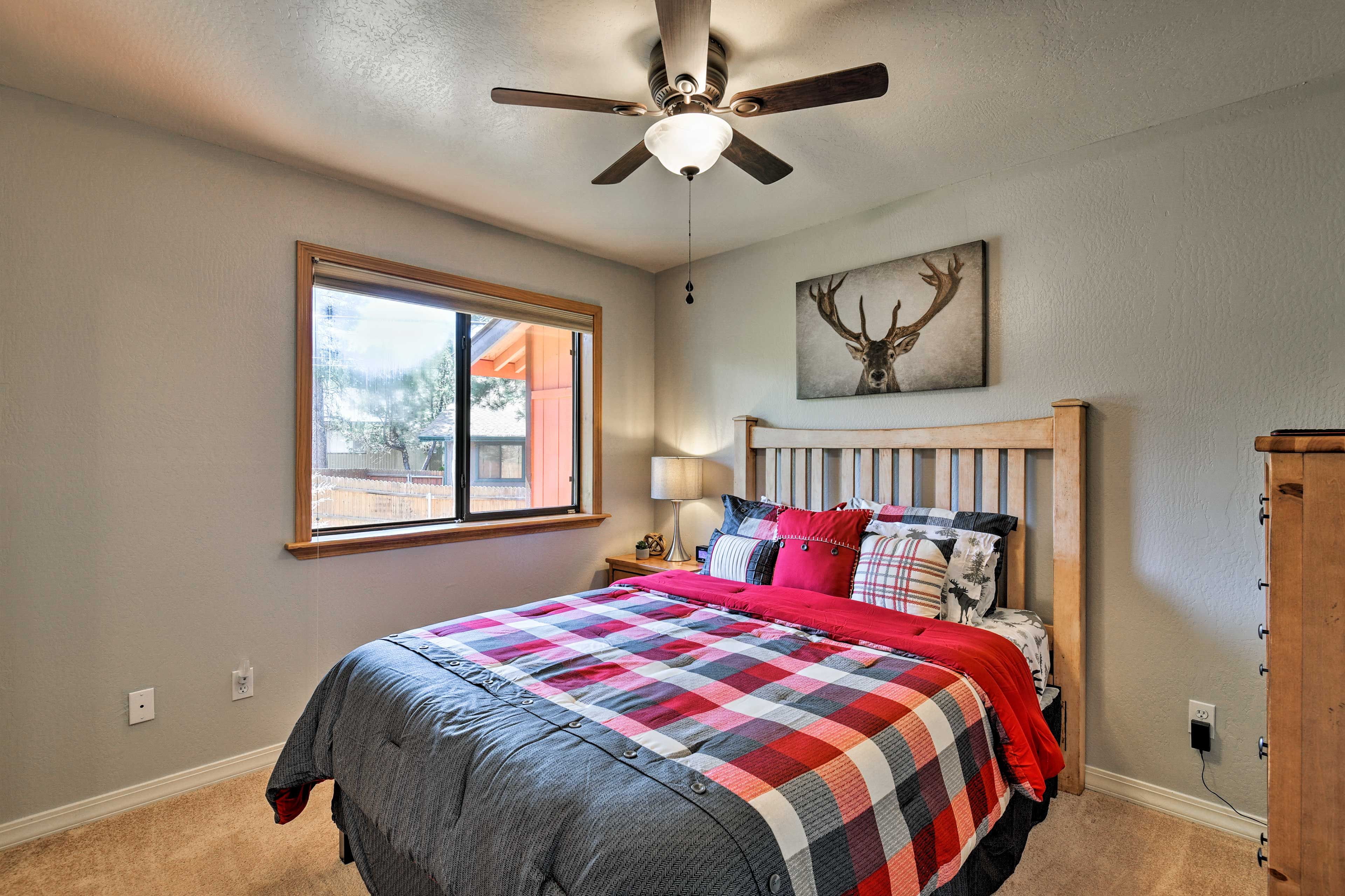 Bedroom 2 | Queen Bed | 1st Floor