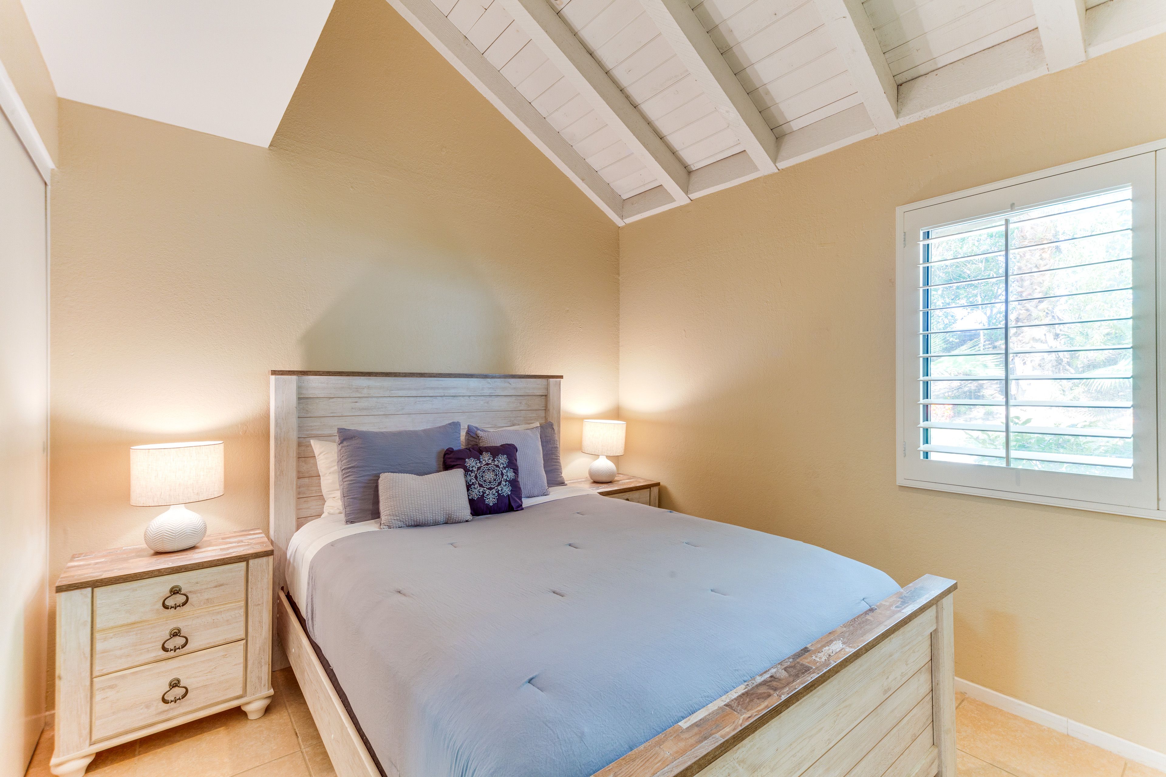 Bedroom 3 | Queen Bed