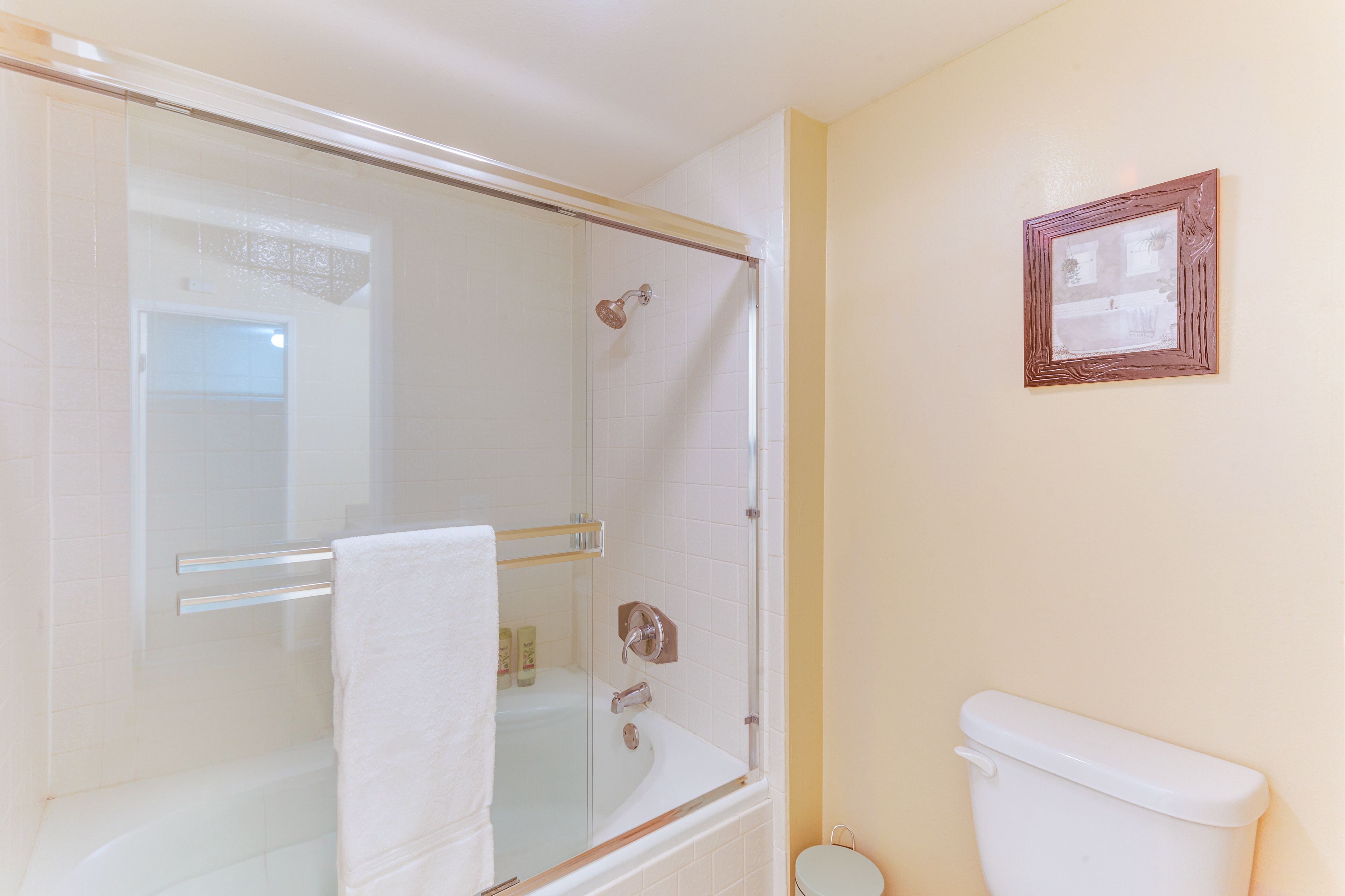 En-Suite Bathroom | Walk-In Closet | 2nd Floor