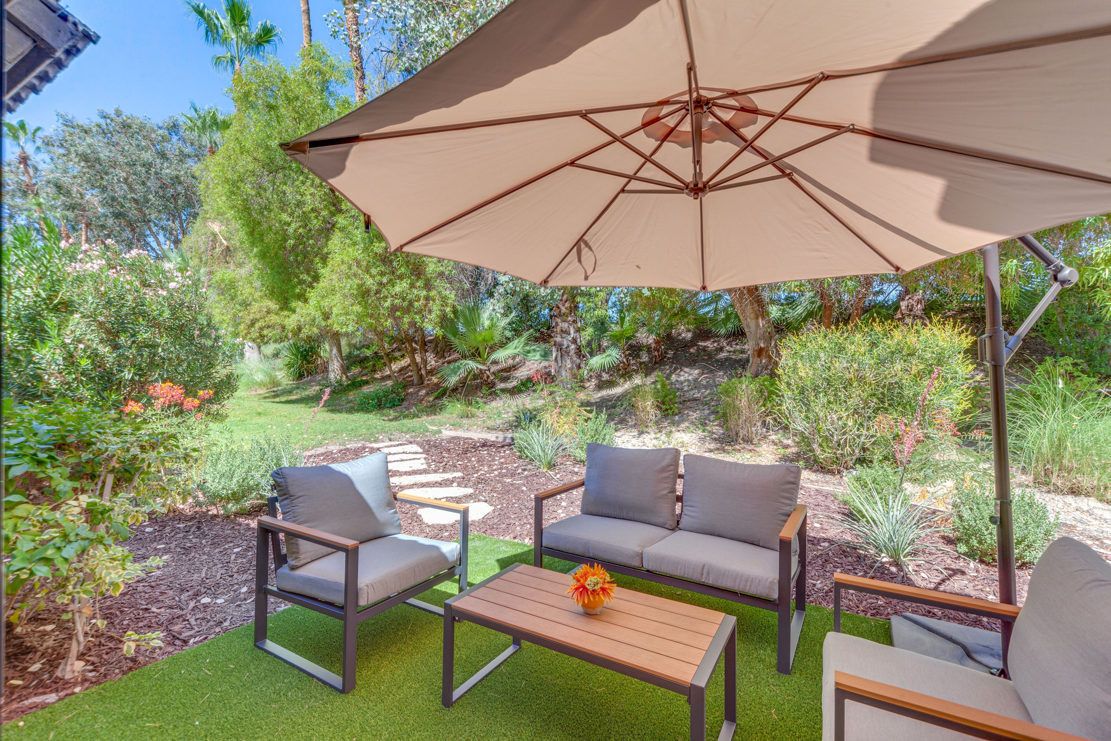 Furnished Patio