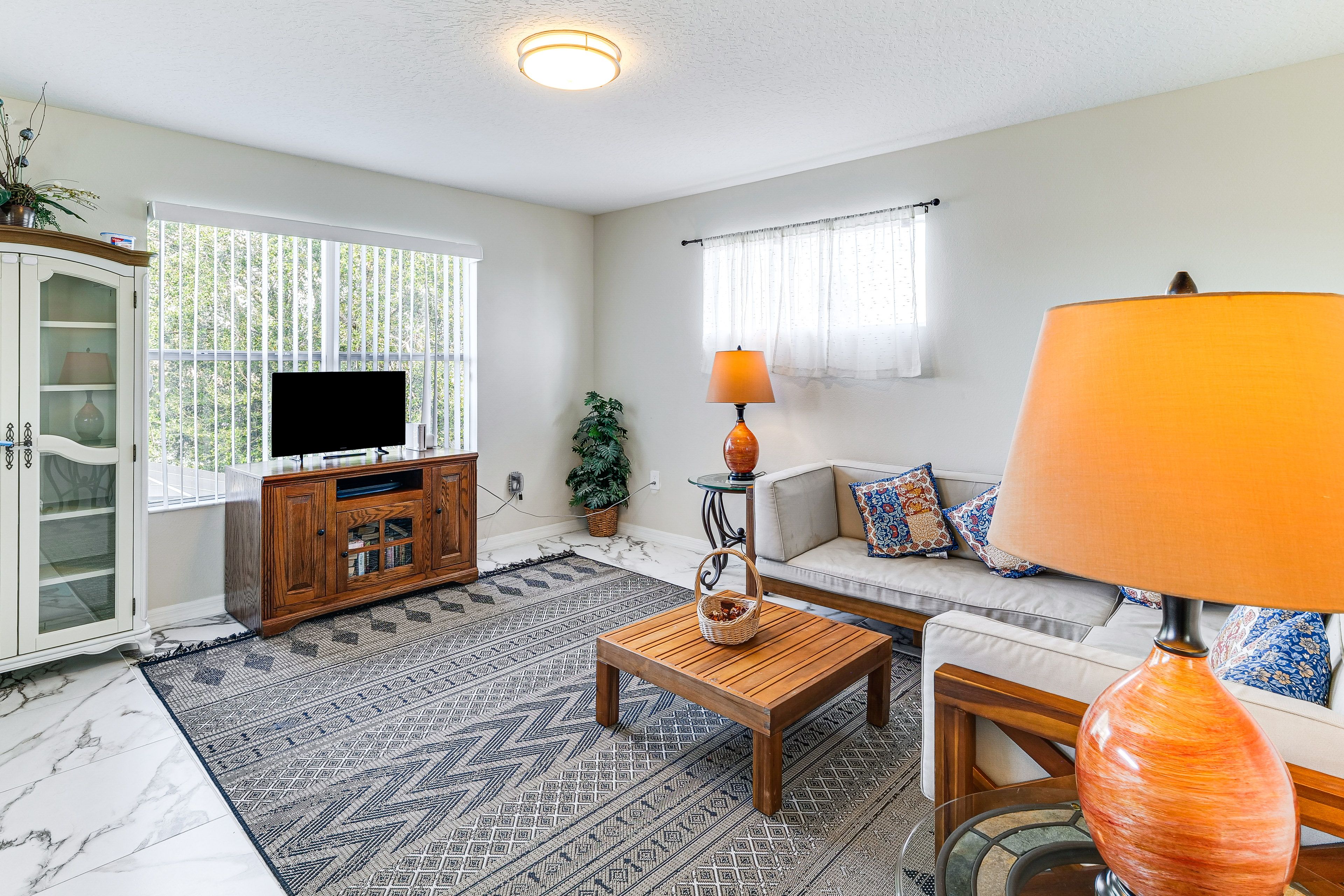 Upstairs Seating Area | 2nd Floor