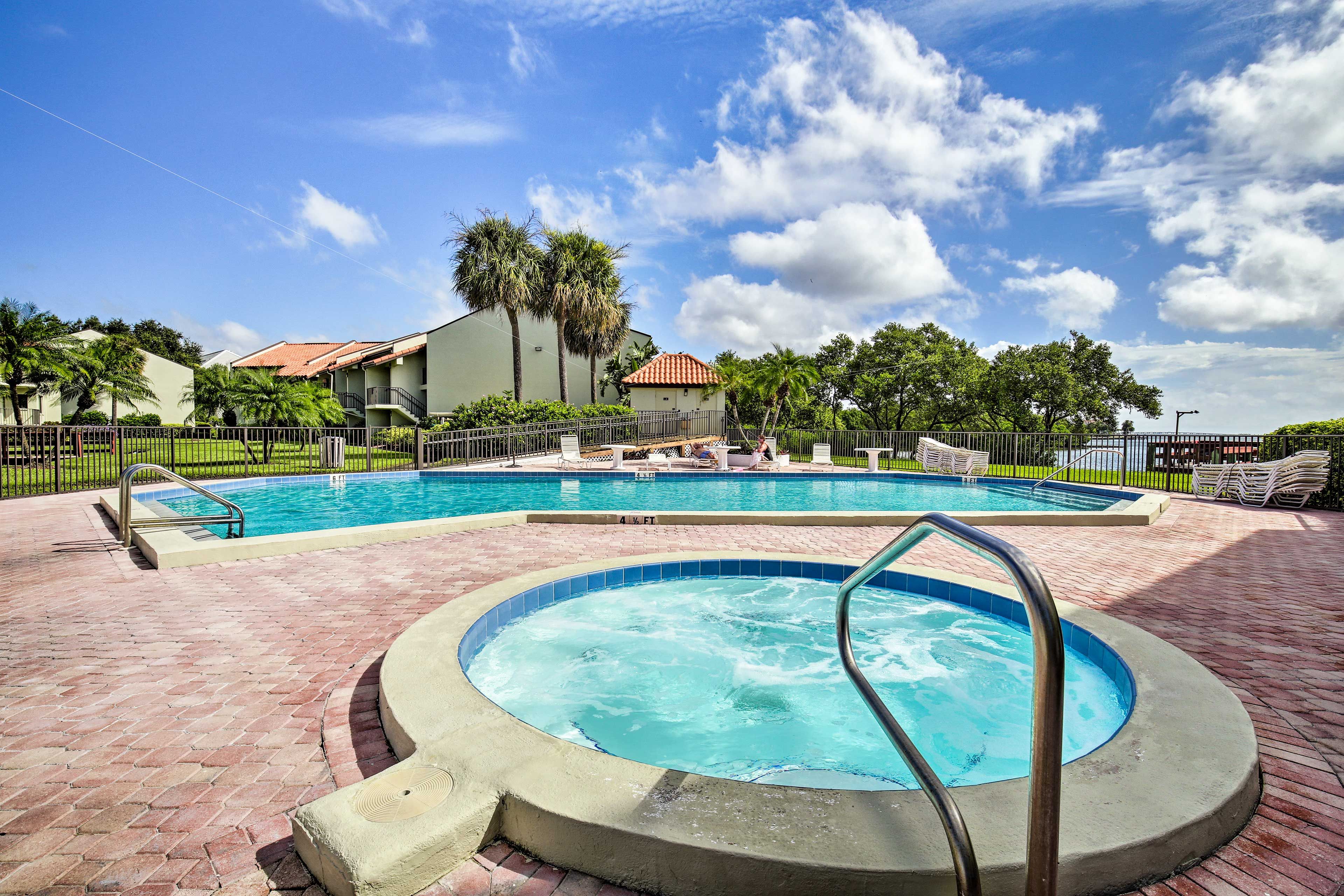 Community Pool & Hot Tub