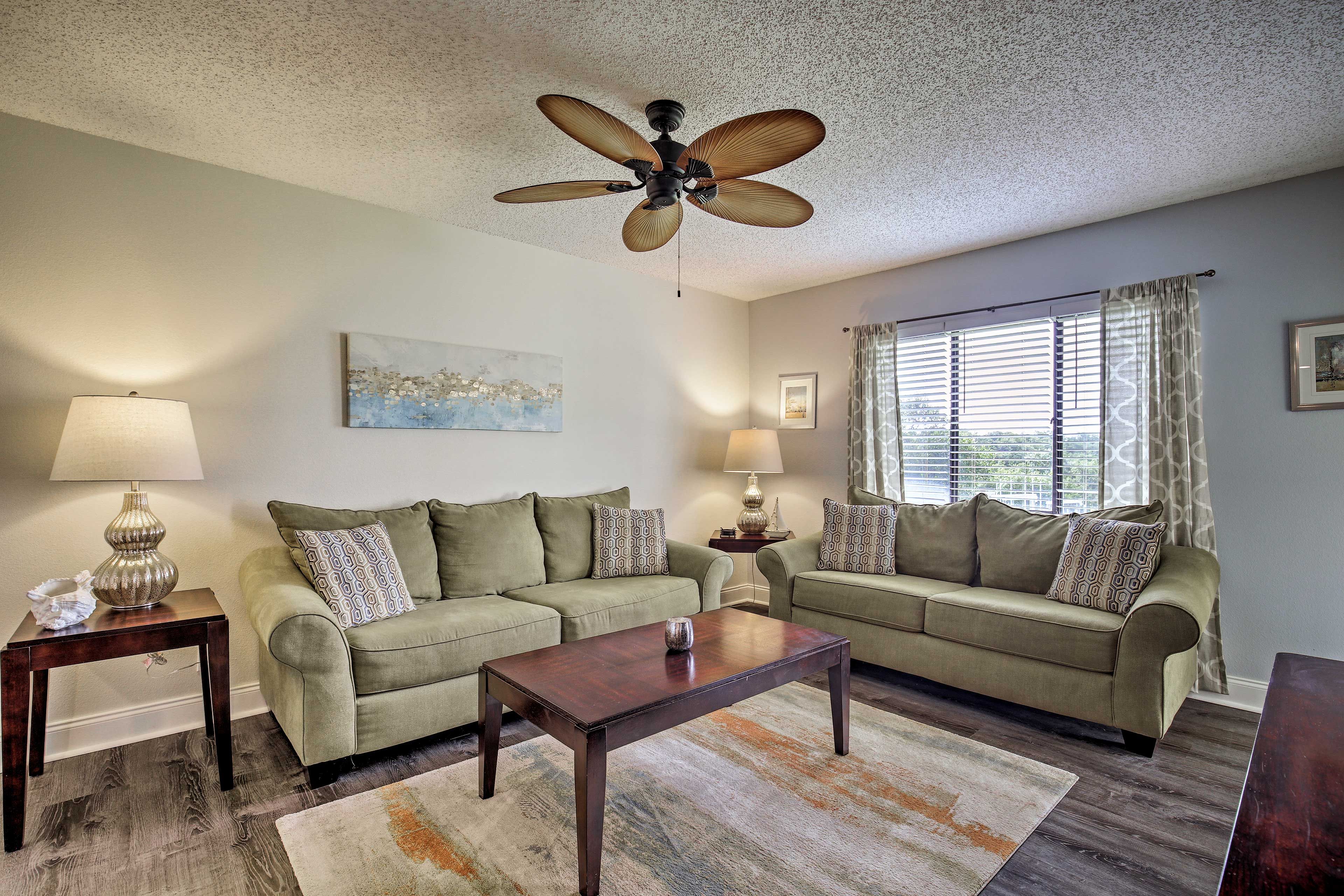 Tierra Verde Vacation Rental | 2BR | 2BA | 863 Sq Ft | Stairs Required to Enter