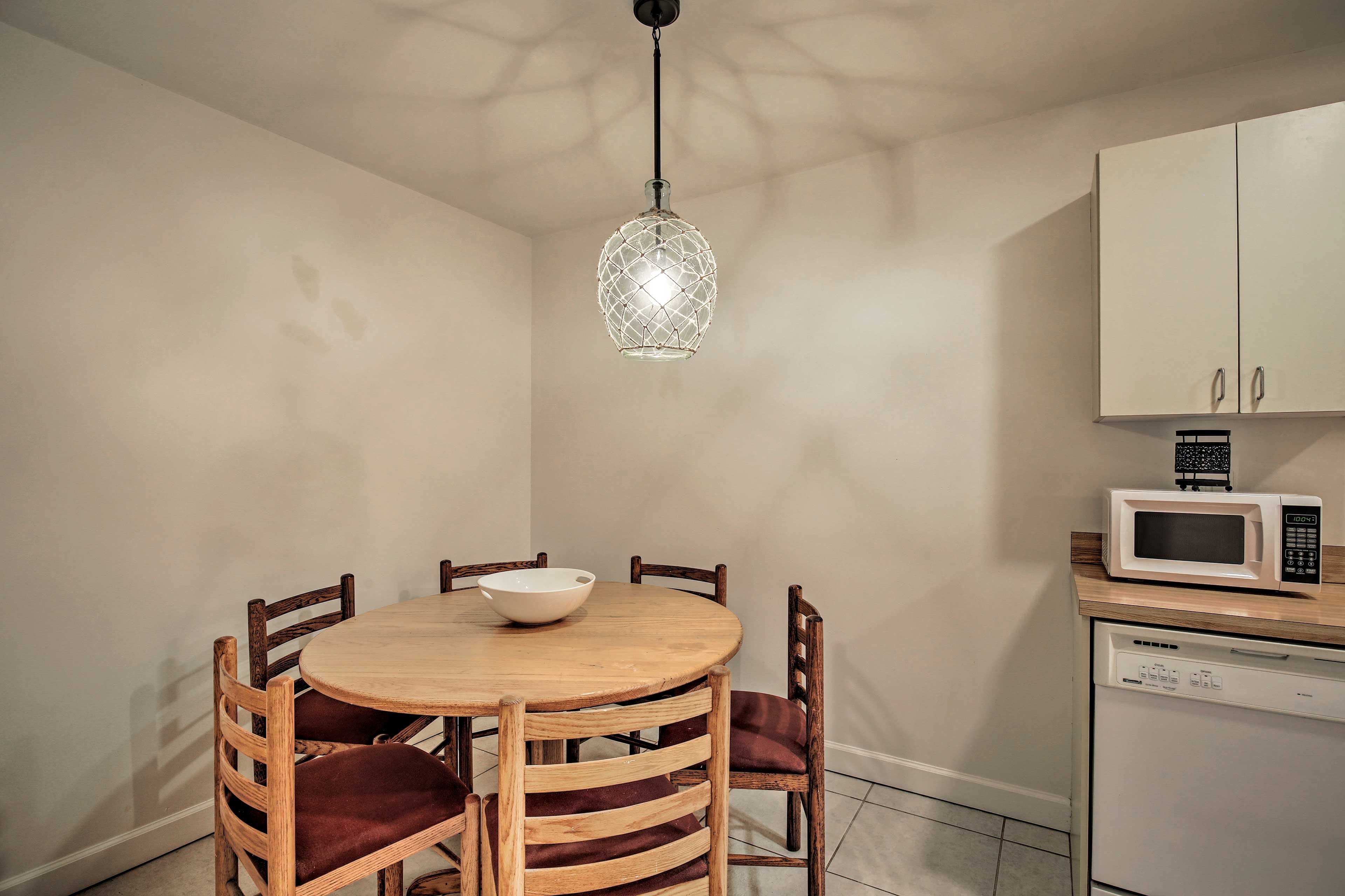 Dining Space | Dishware/Flatware
