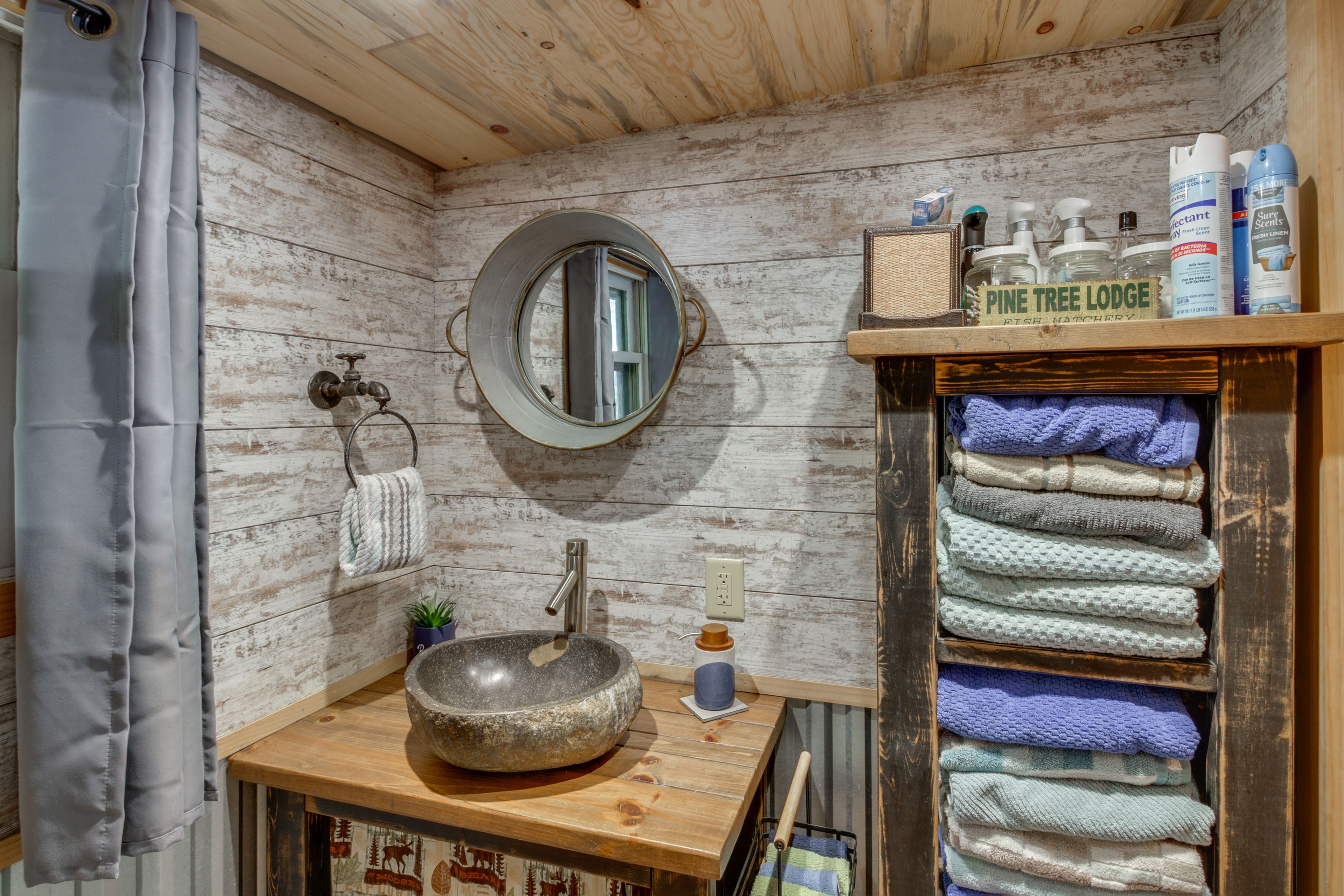 Full Bathroom