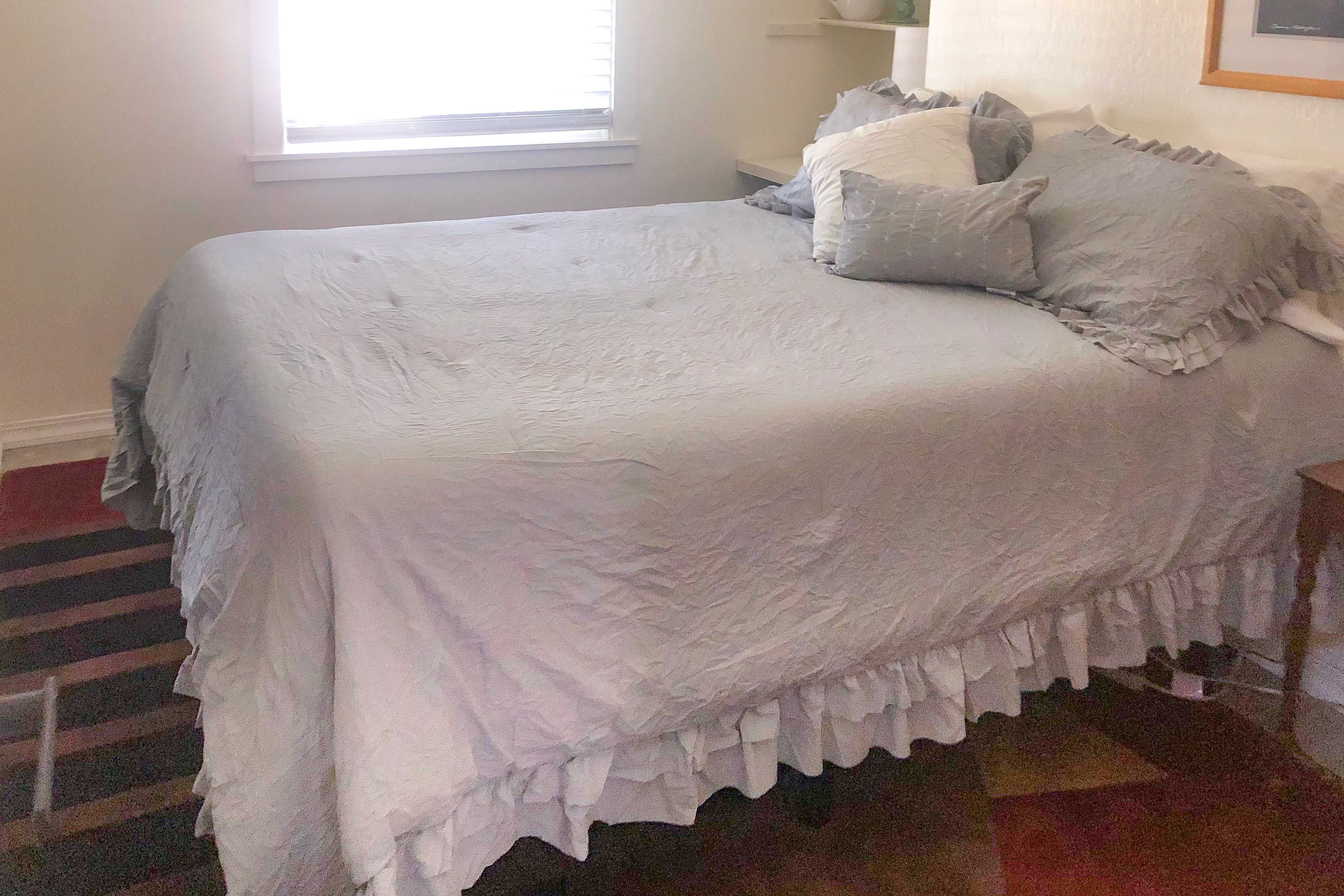 Bedroom 3 | Queen Bed