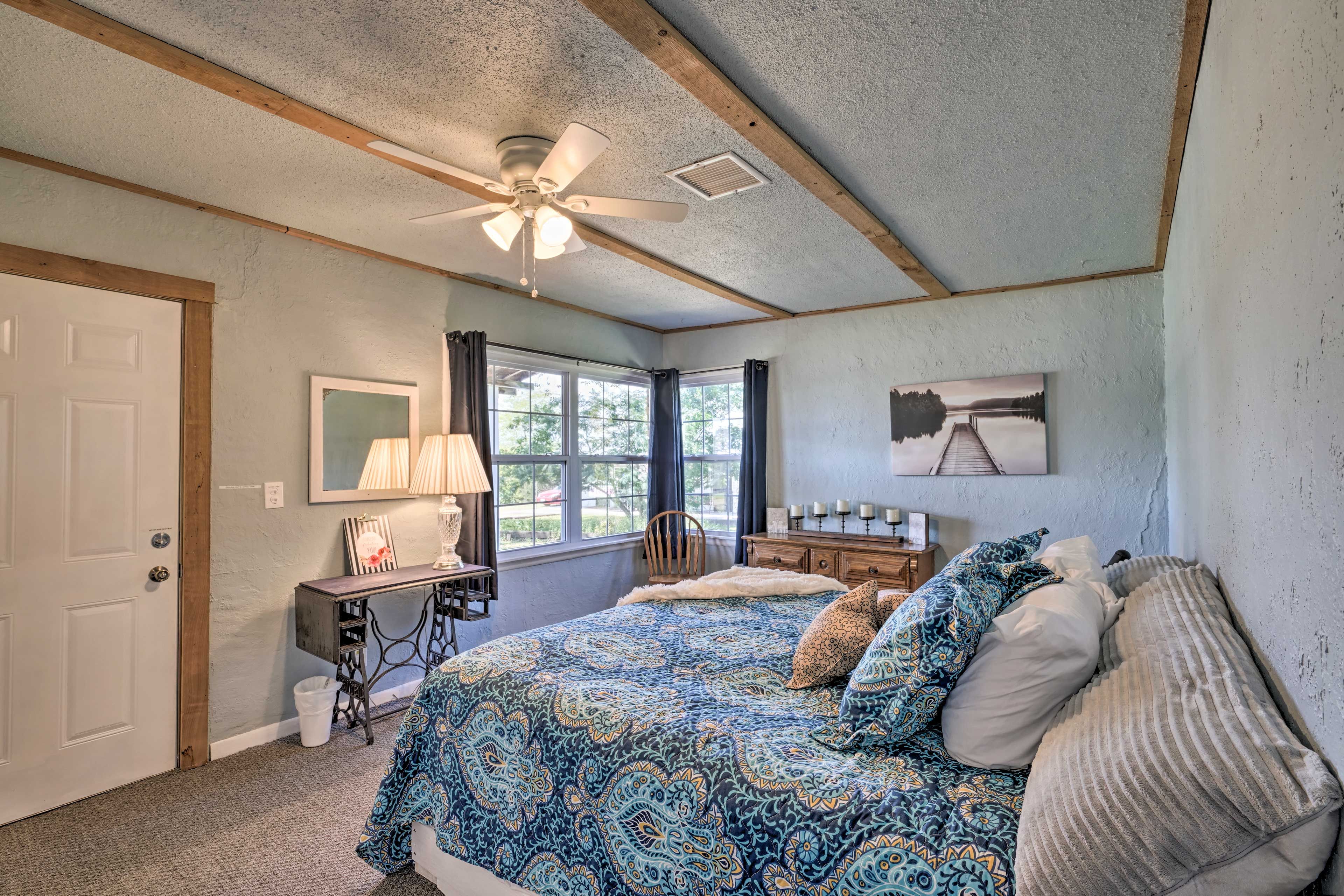 Bedroom 1 | King Bed | Linens Provided