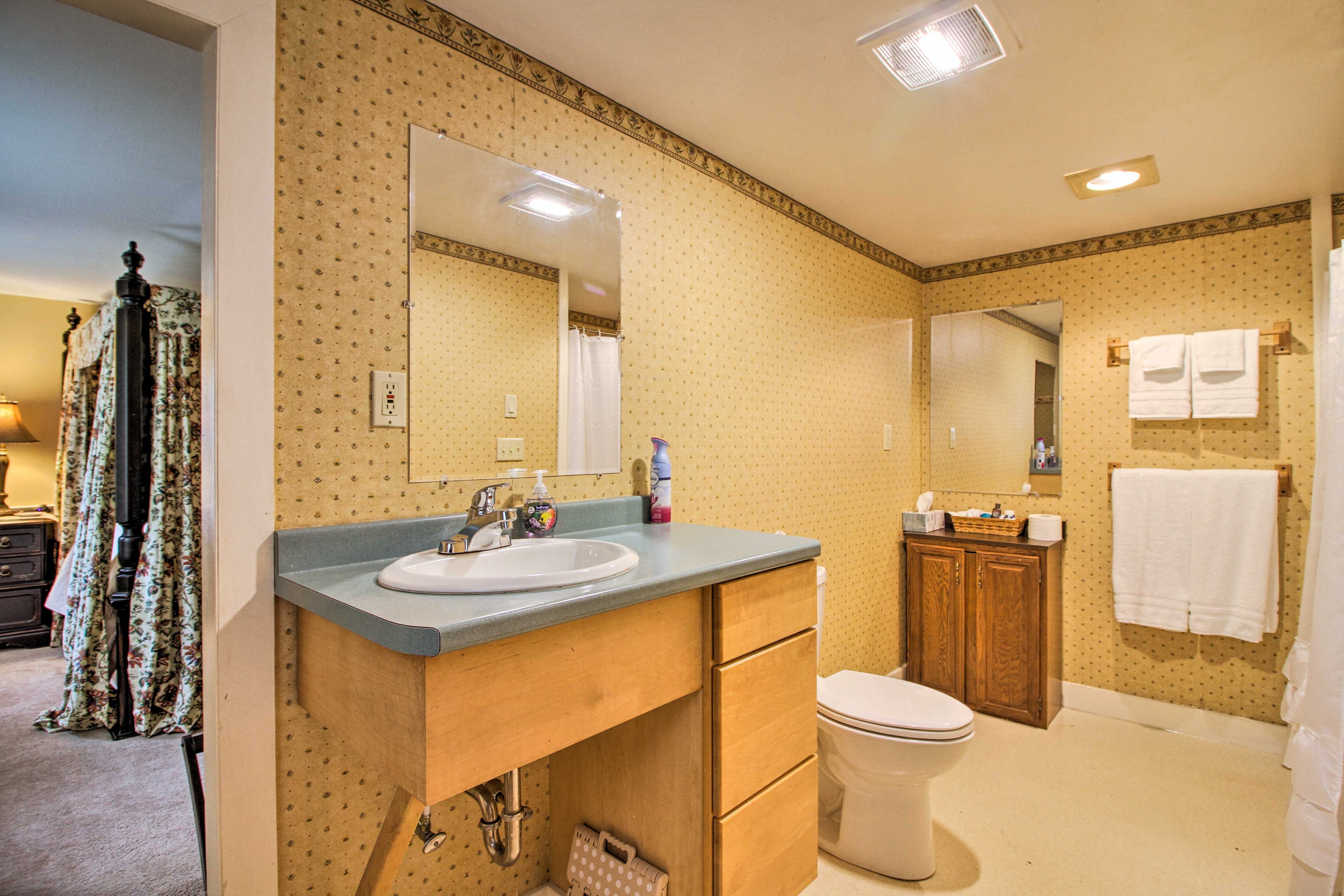 There is 1 full bathroom in the home.