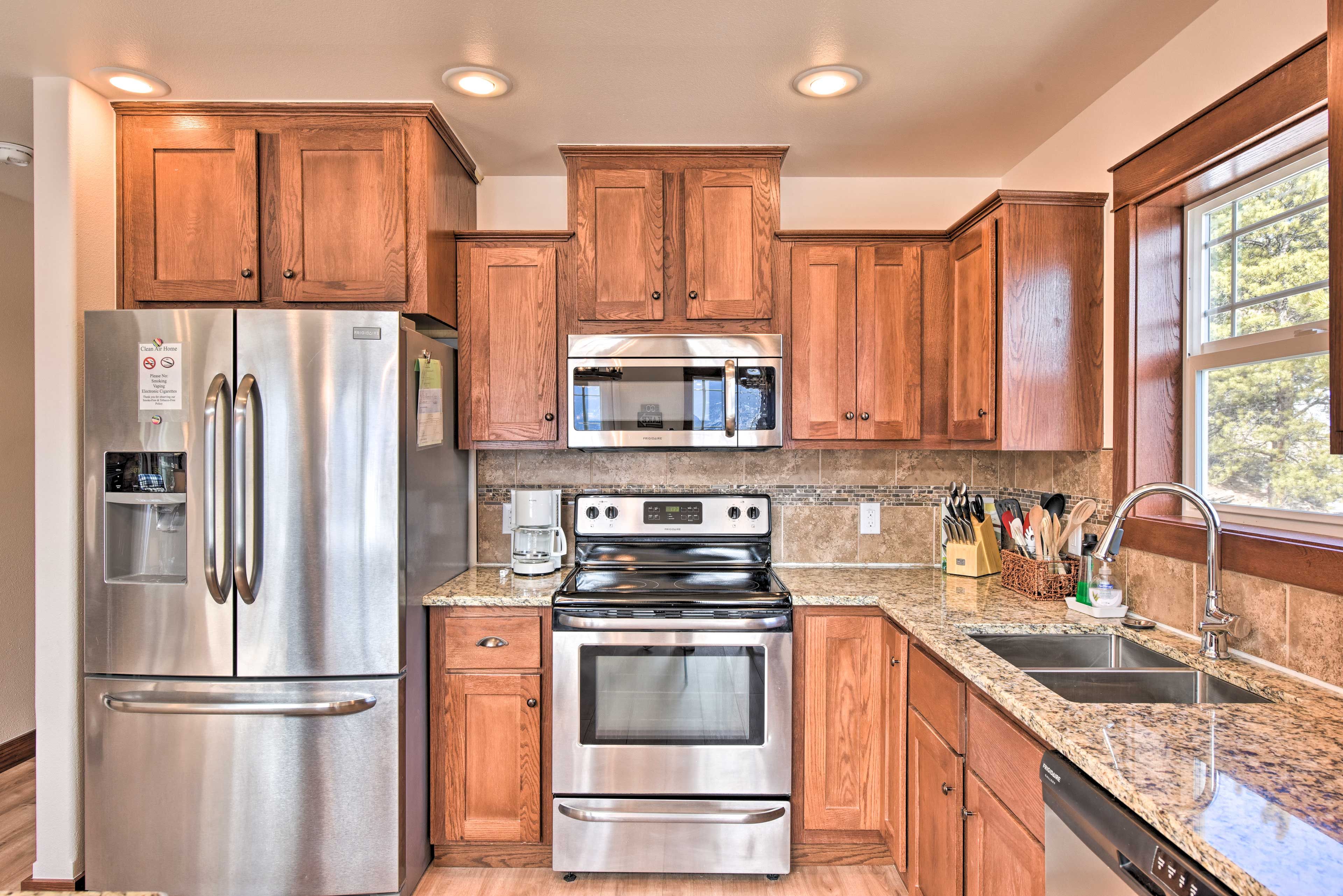 Kitchen | Drip Coffee Maker | Dishware & Glassware