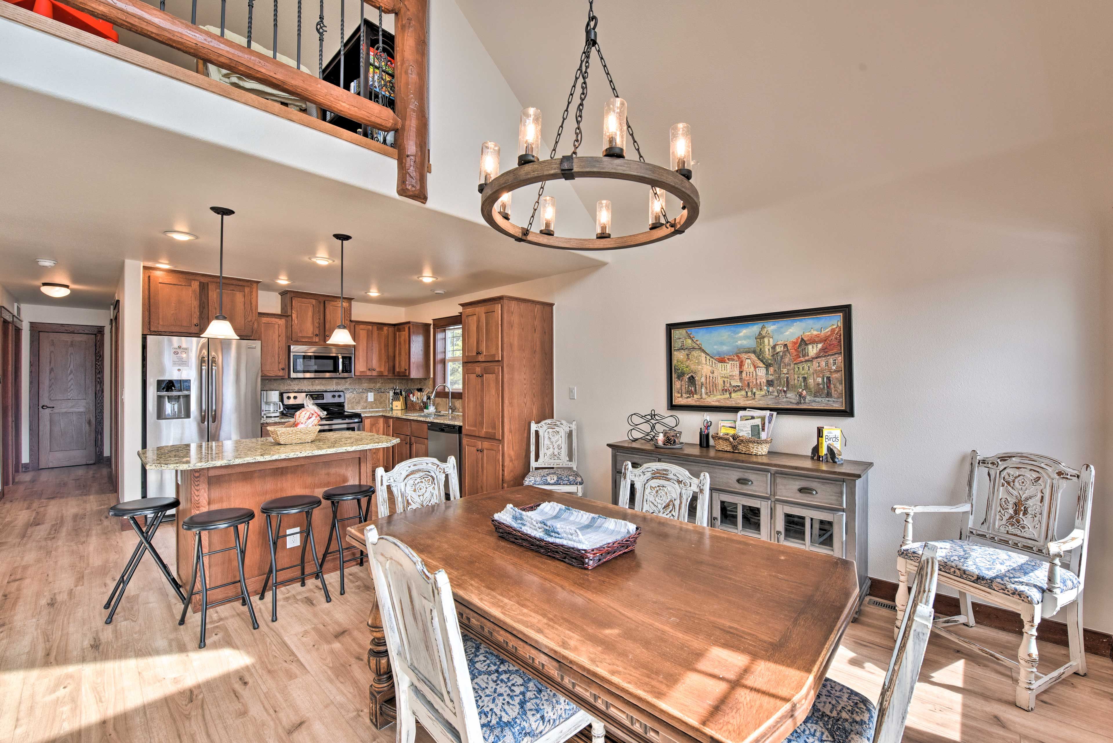 Living Room | Dining Area