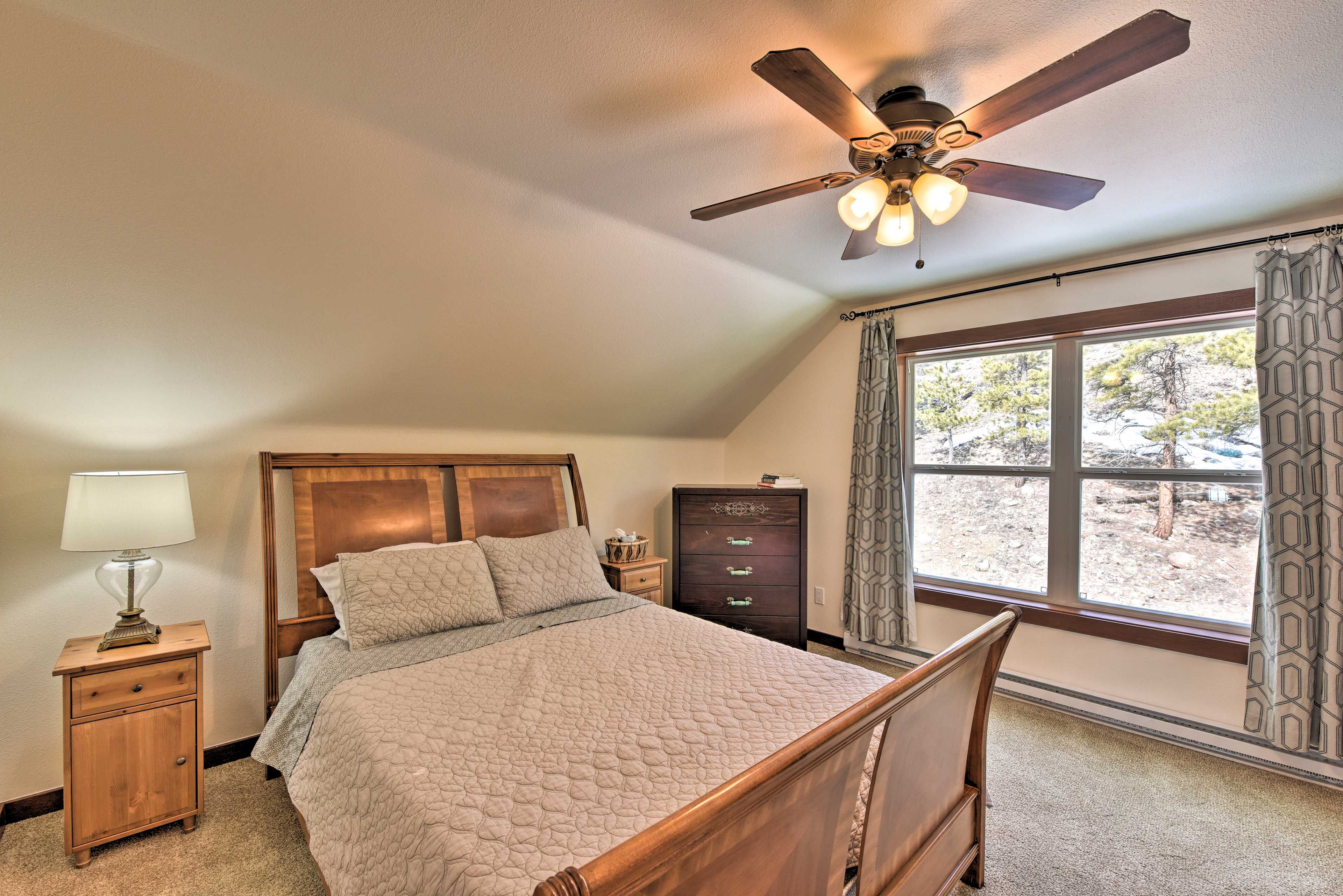 Bedroom 3 | Queen Bed | Twin Bed | Second Floor