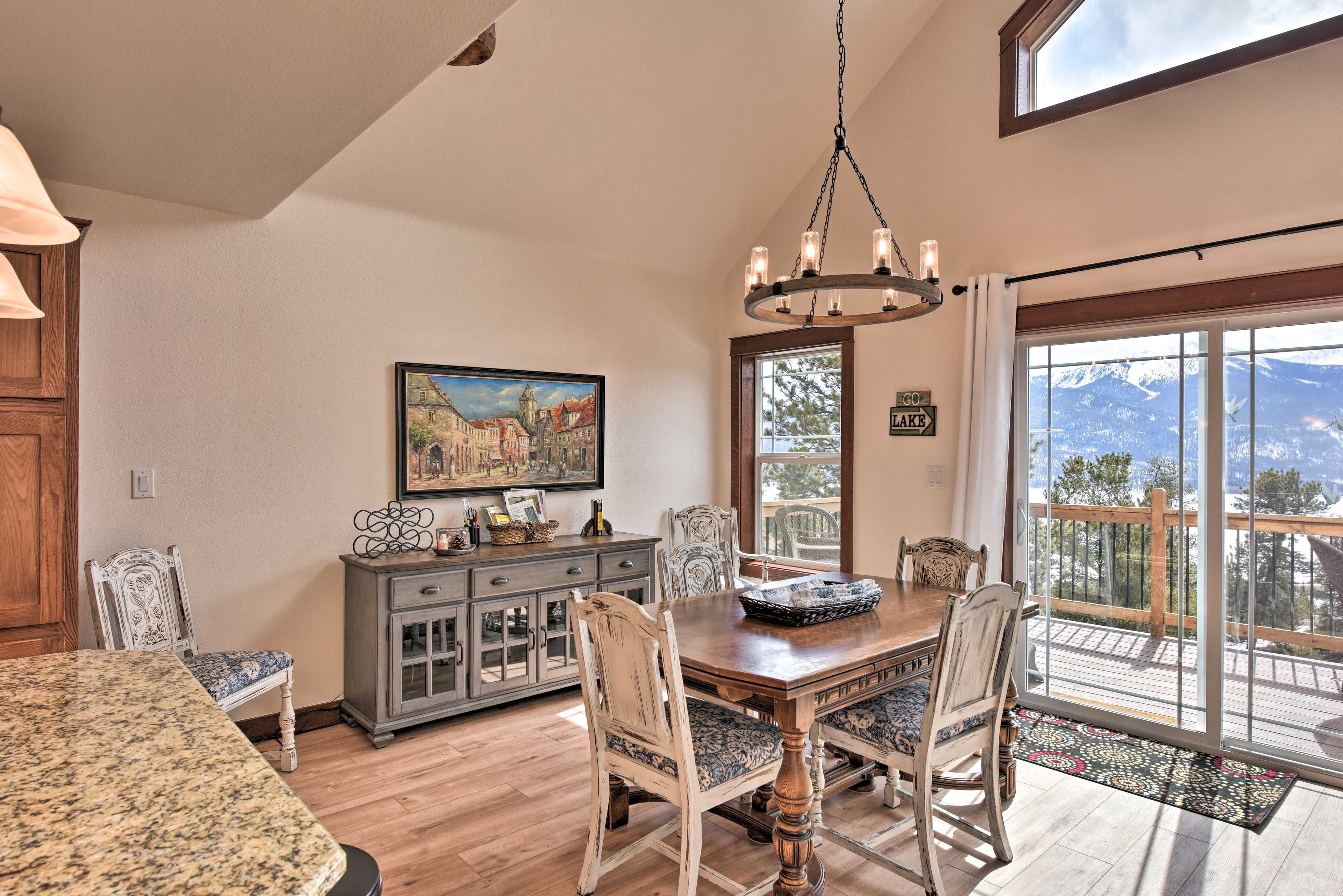 Living Room | Dining Area