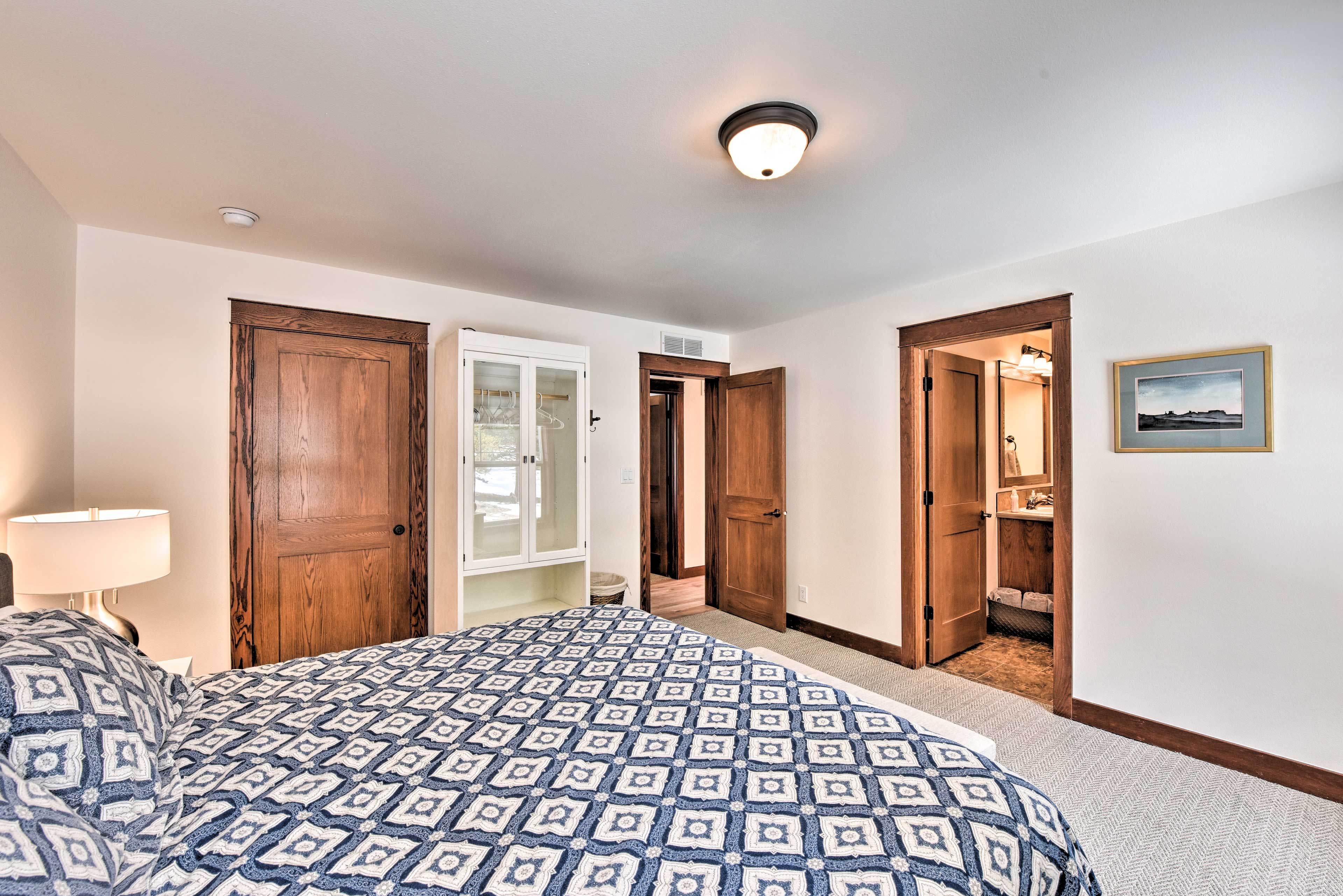 Bedroom 1 | Full En-Suite Bathroom