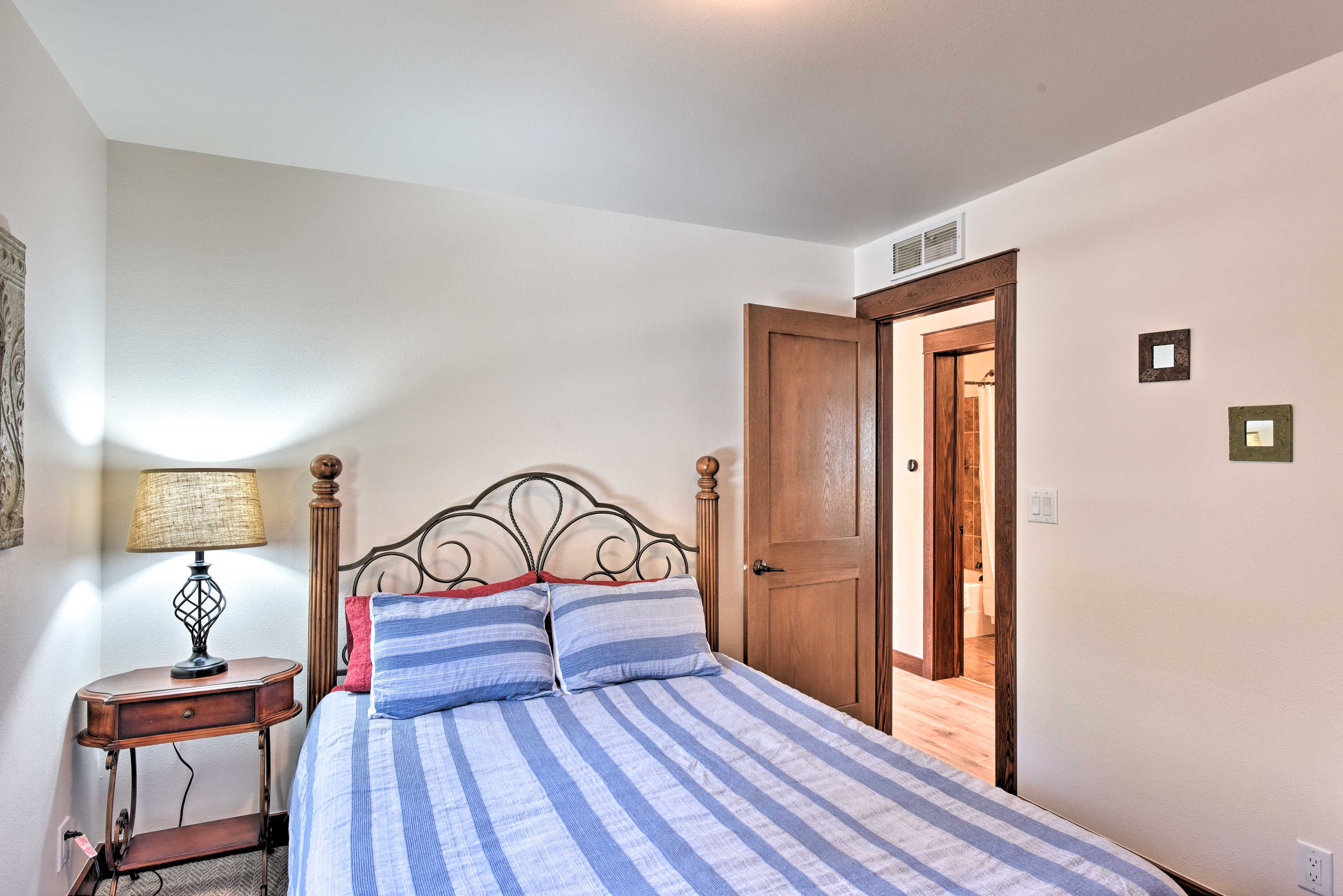 Bedroom 2 | Linens Provided