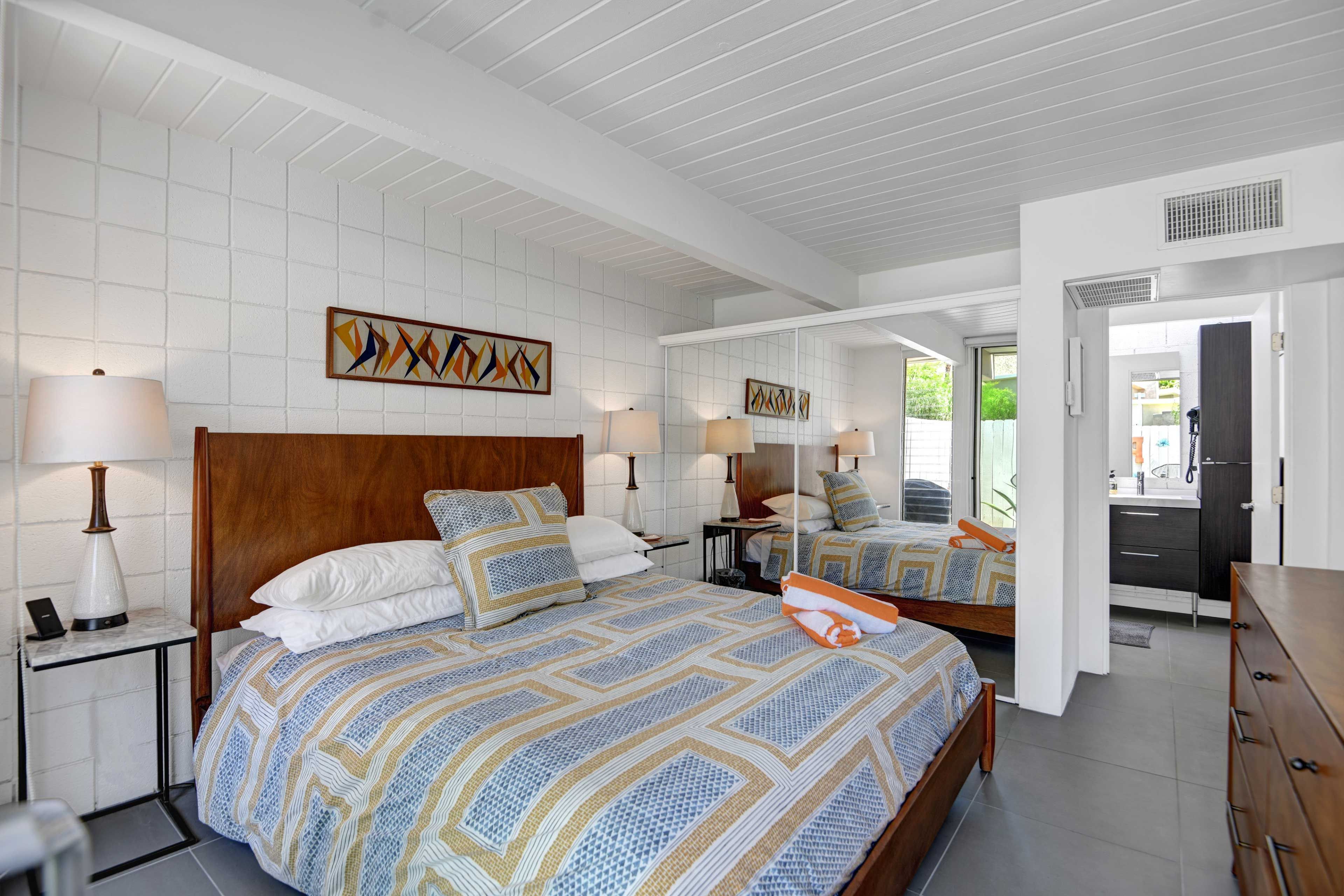 Bedroom | California King Bed | Linens Provided