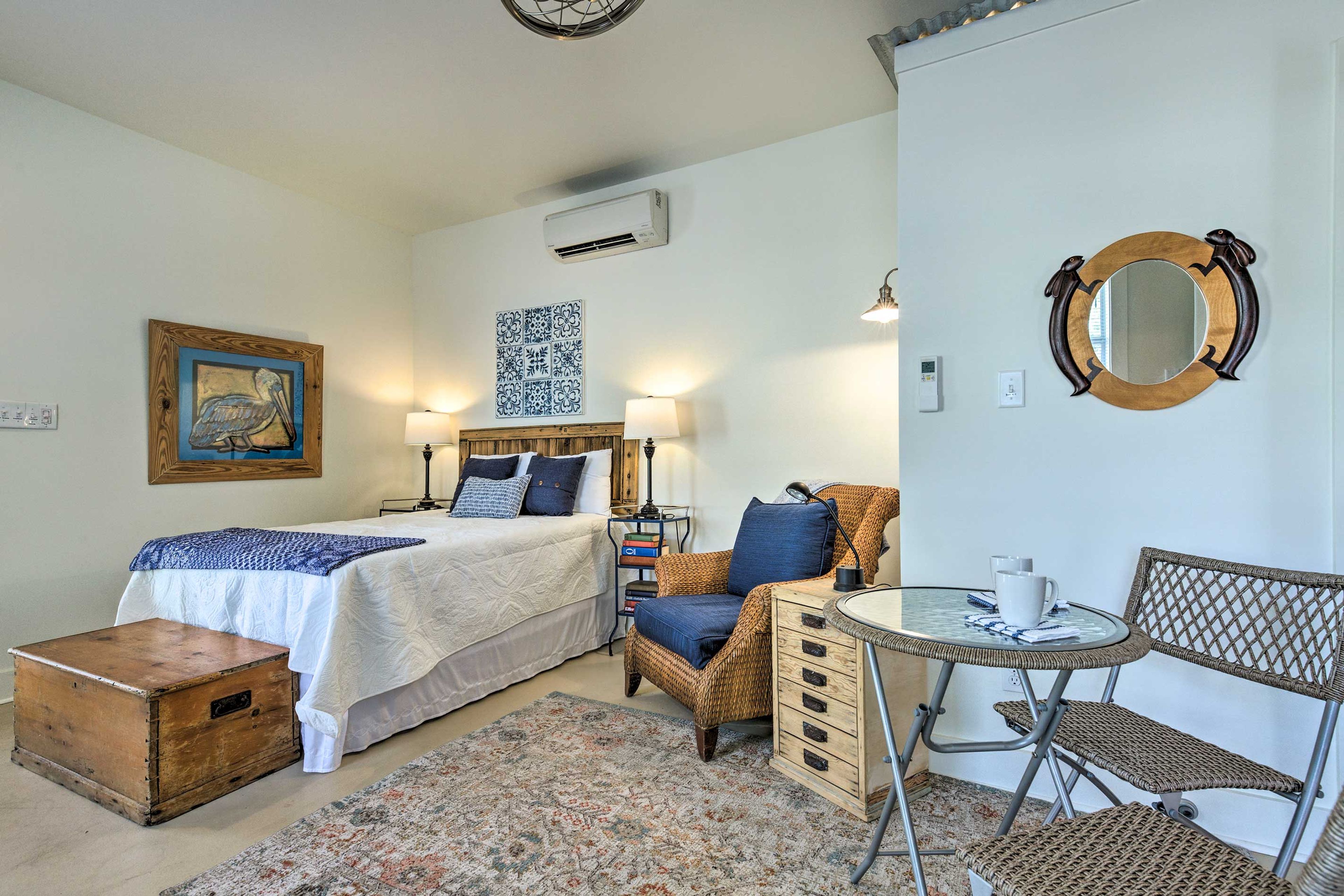 Studio | Full Bed