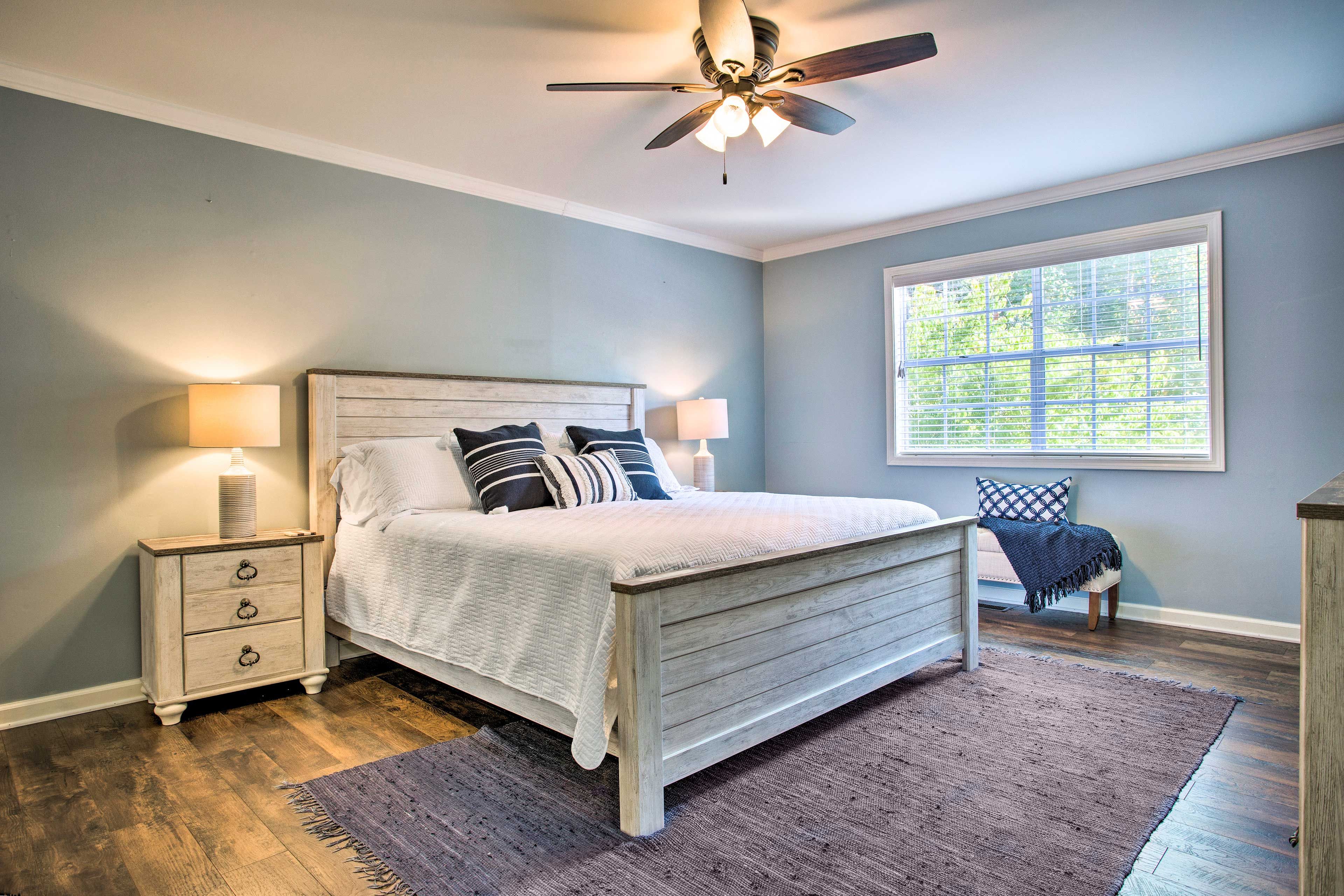 Bedroom 1 | King Bed | Linens Provided