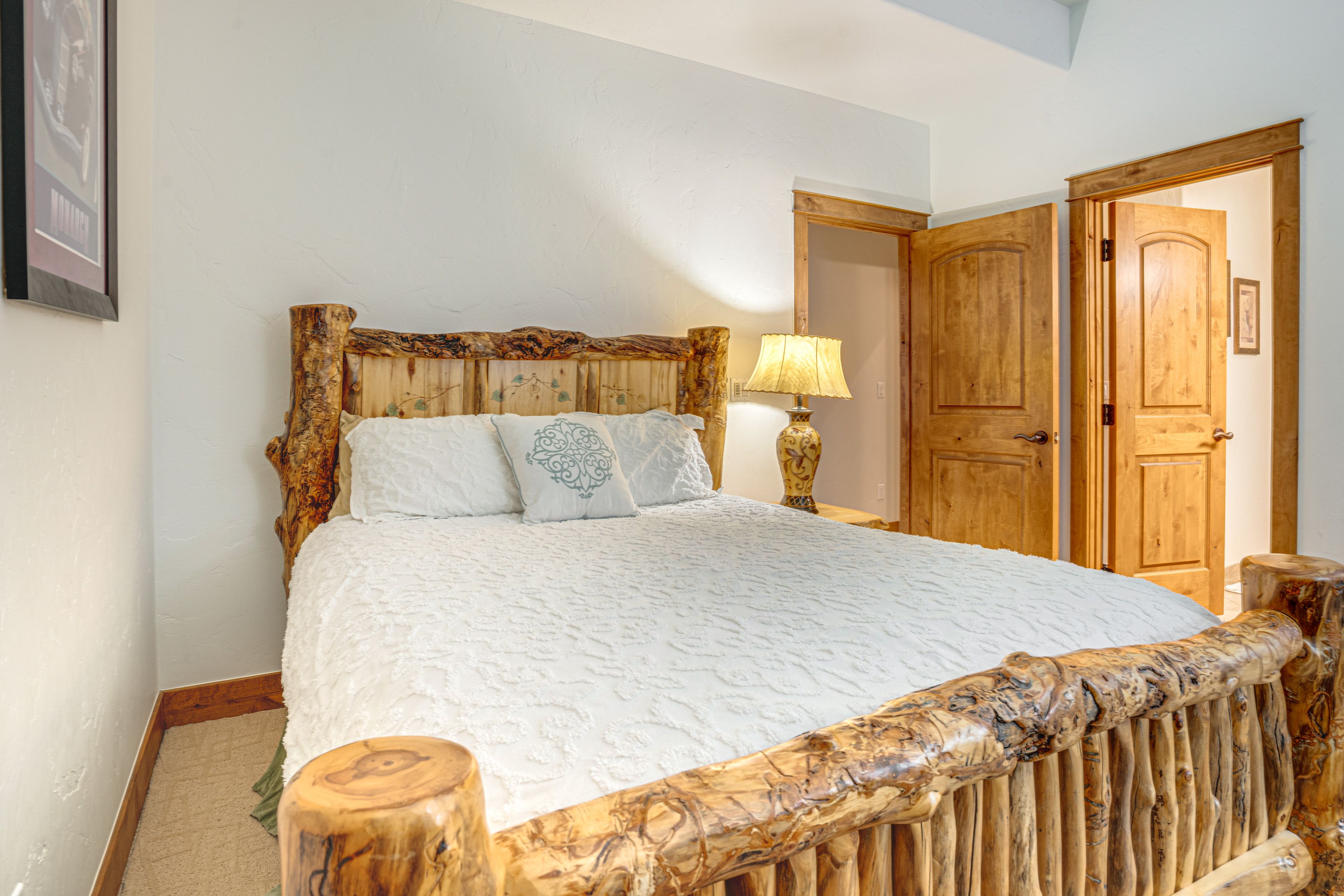 Bedroom 4 | Queen Bed