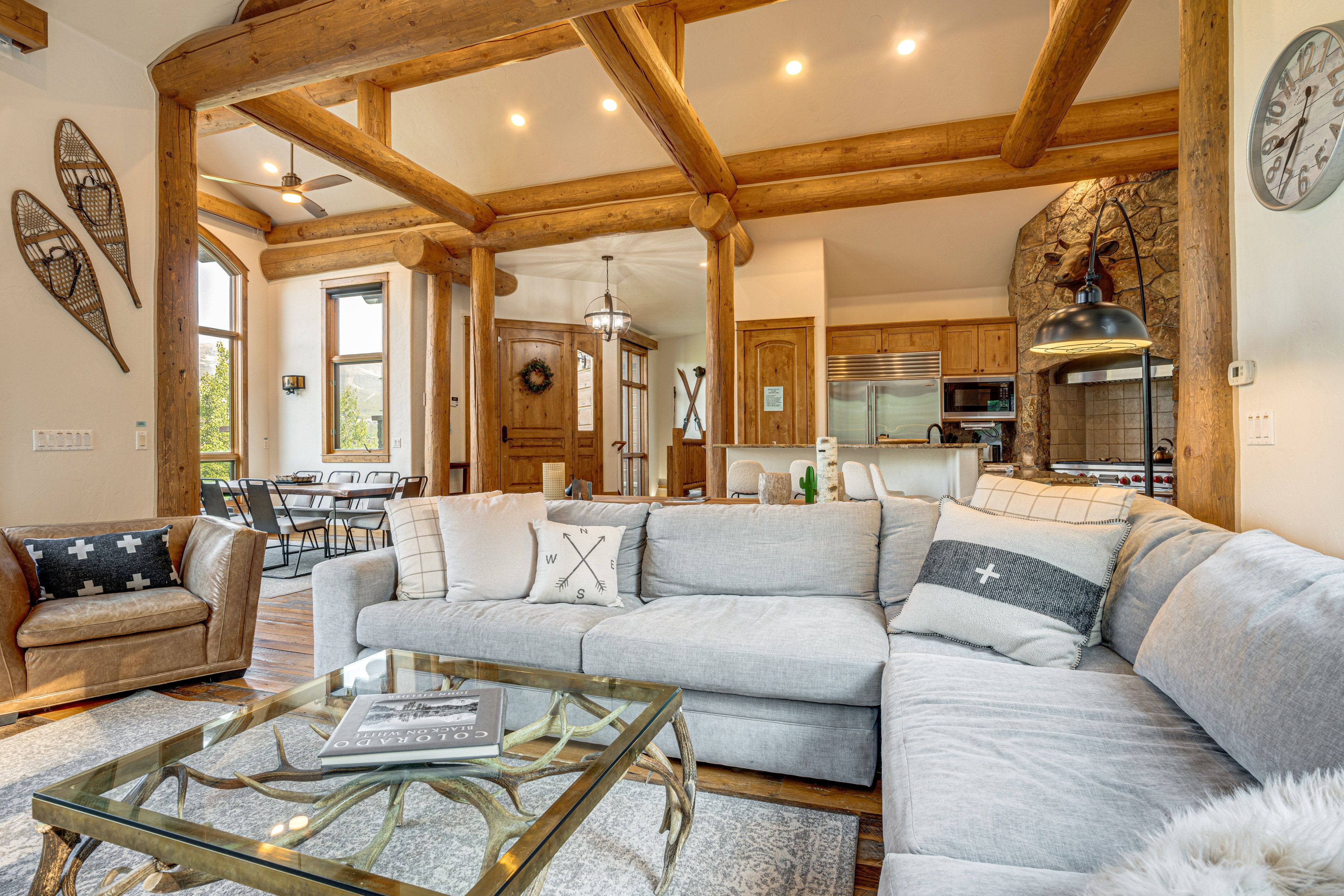Living Room | Smart TV | Free WiFi