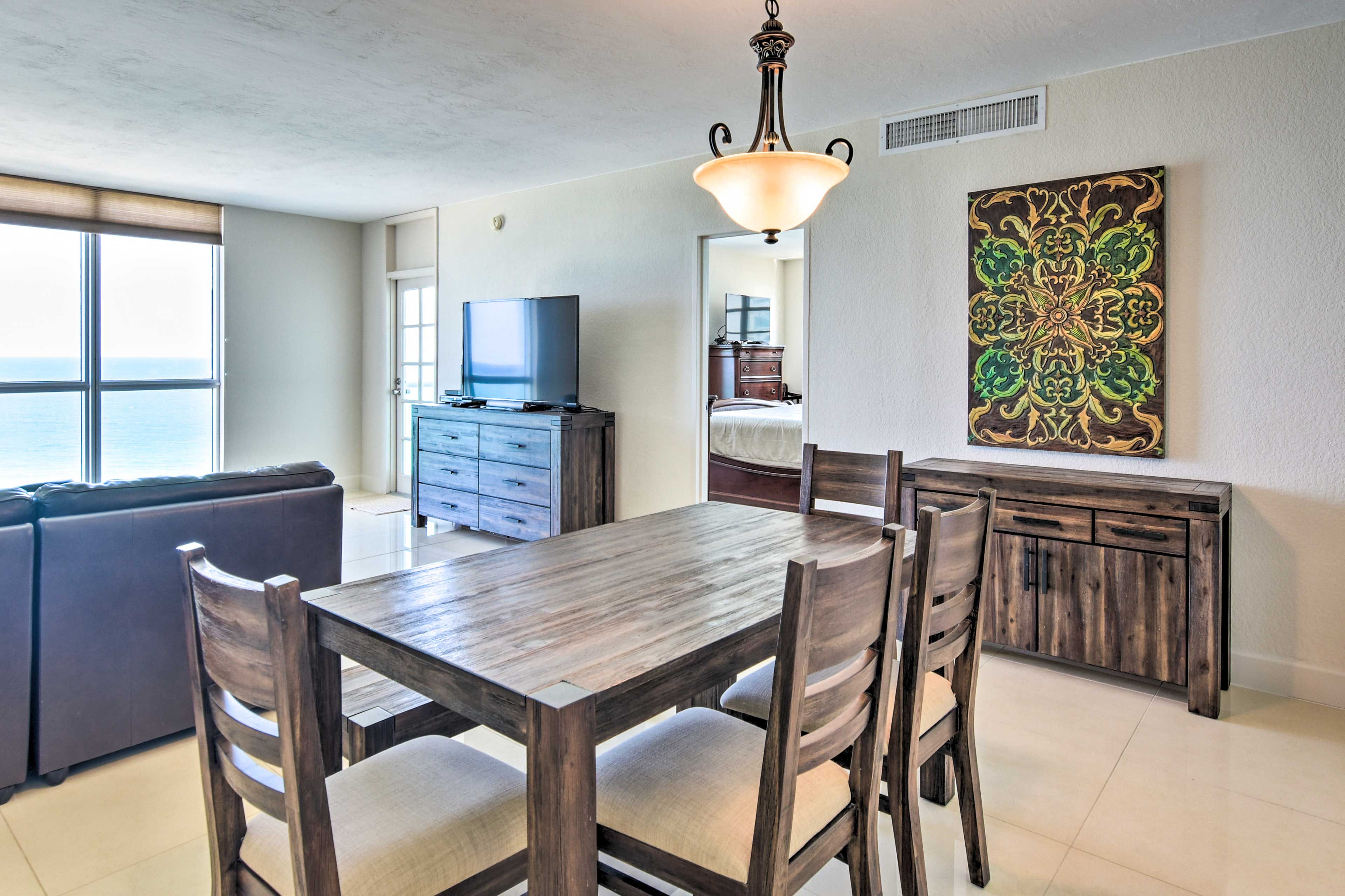 Dining Table | Dishware & Flatware Provided