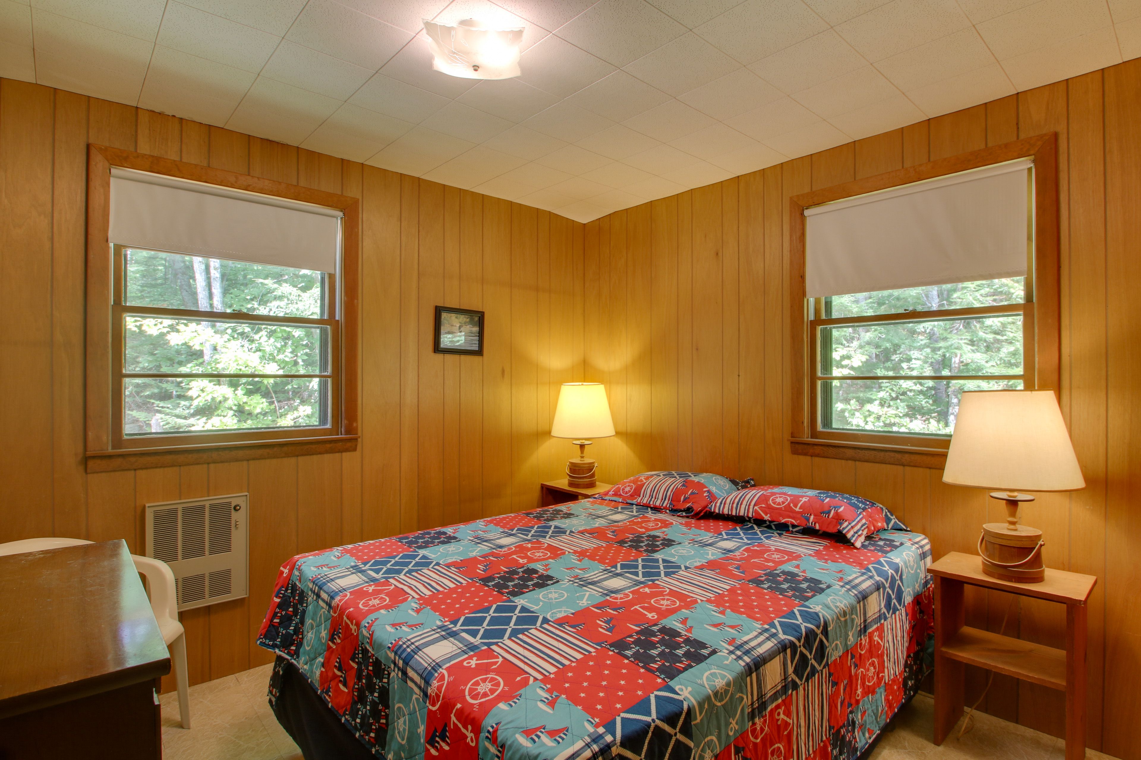 Bedroom 1 | Queen Bed