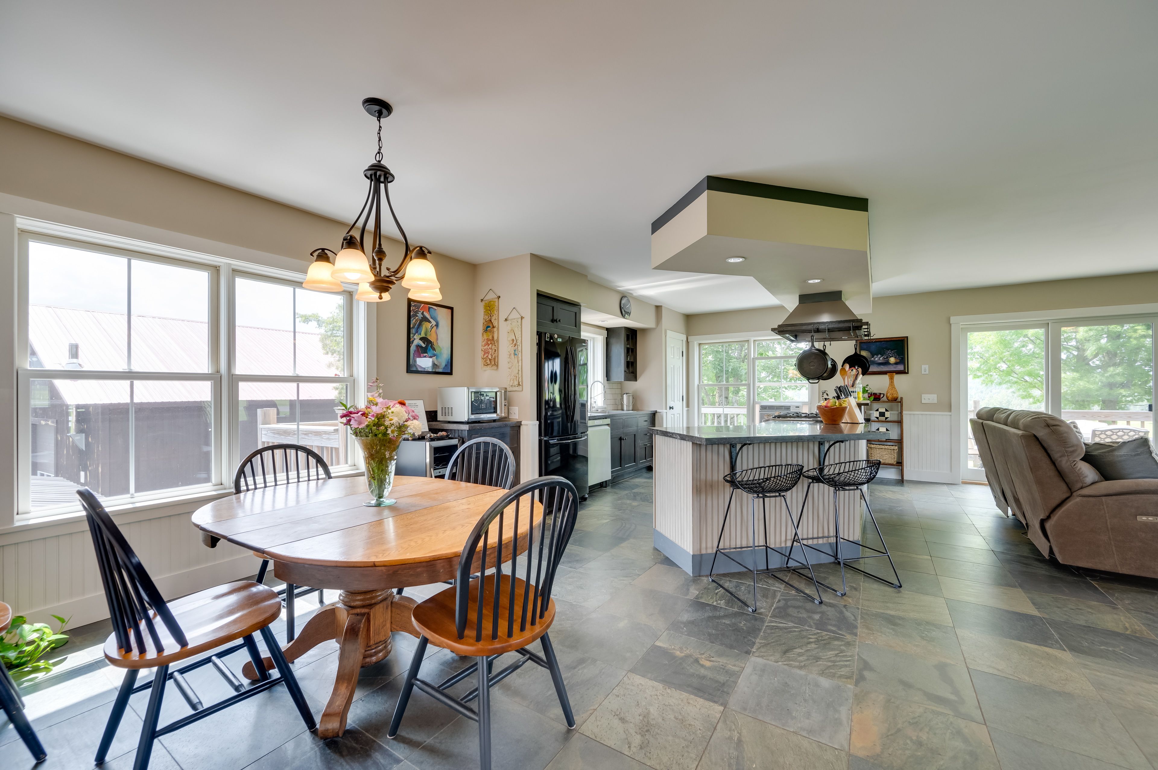 Dining Table | Dishware & Flatware Provided