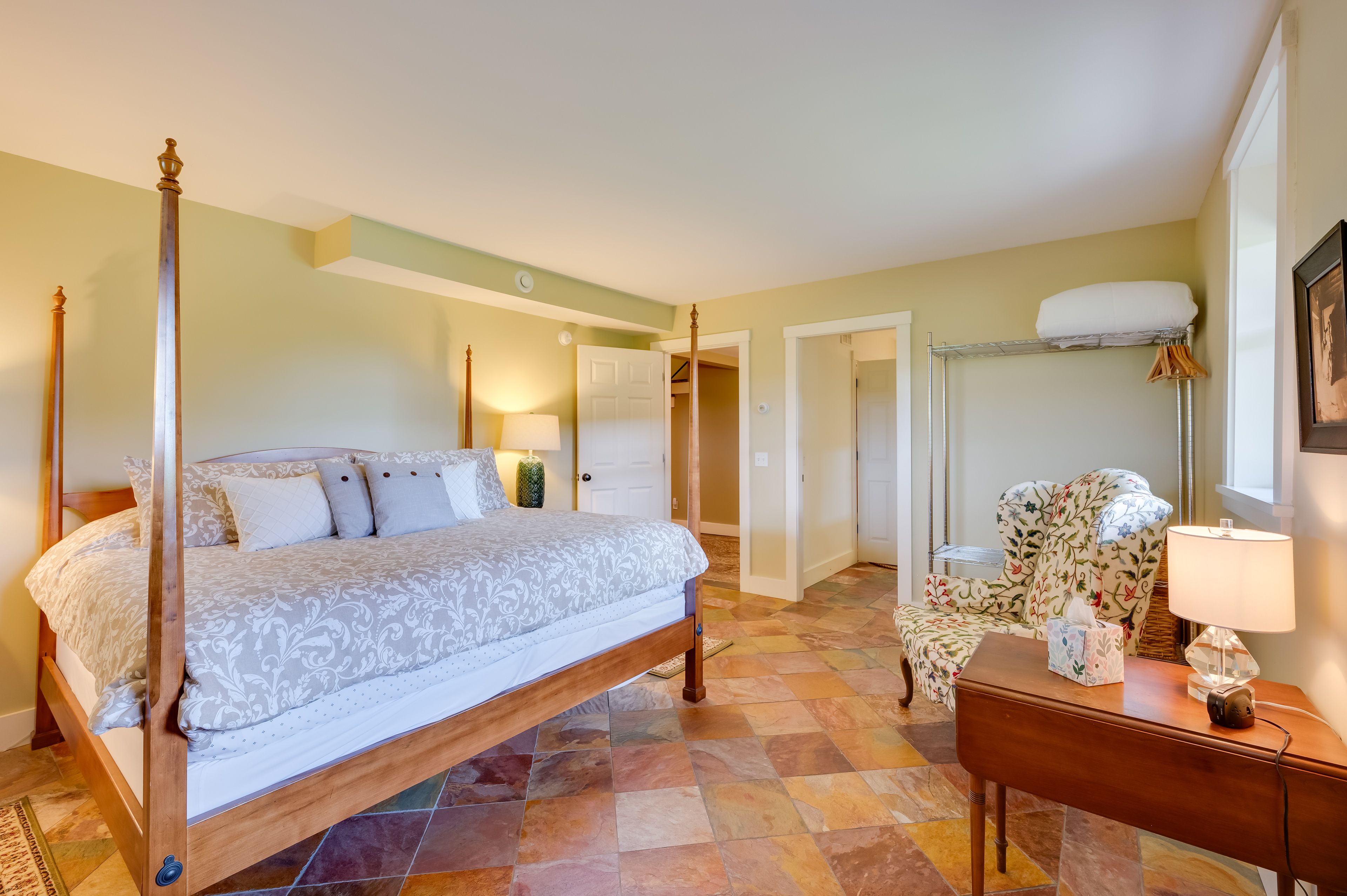 Bedroom 2 | King Bed