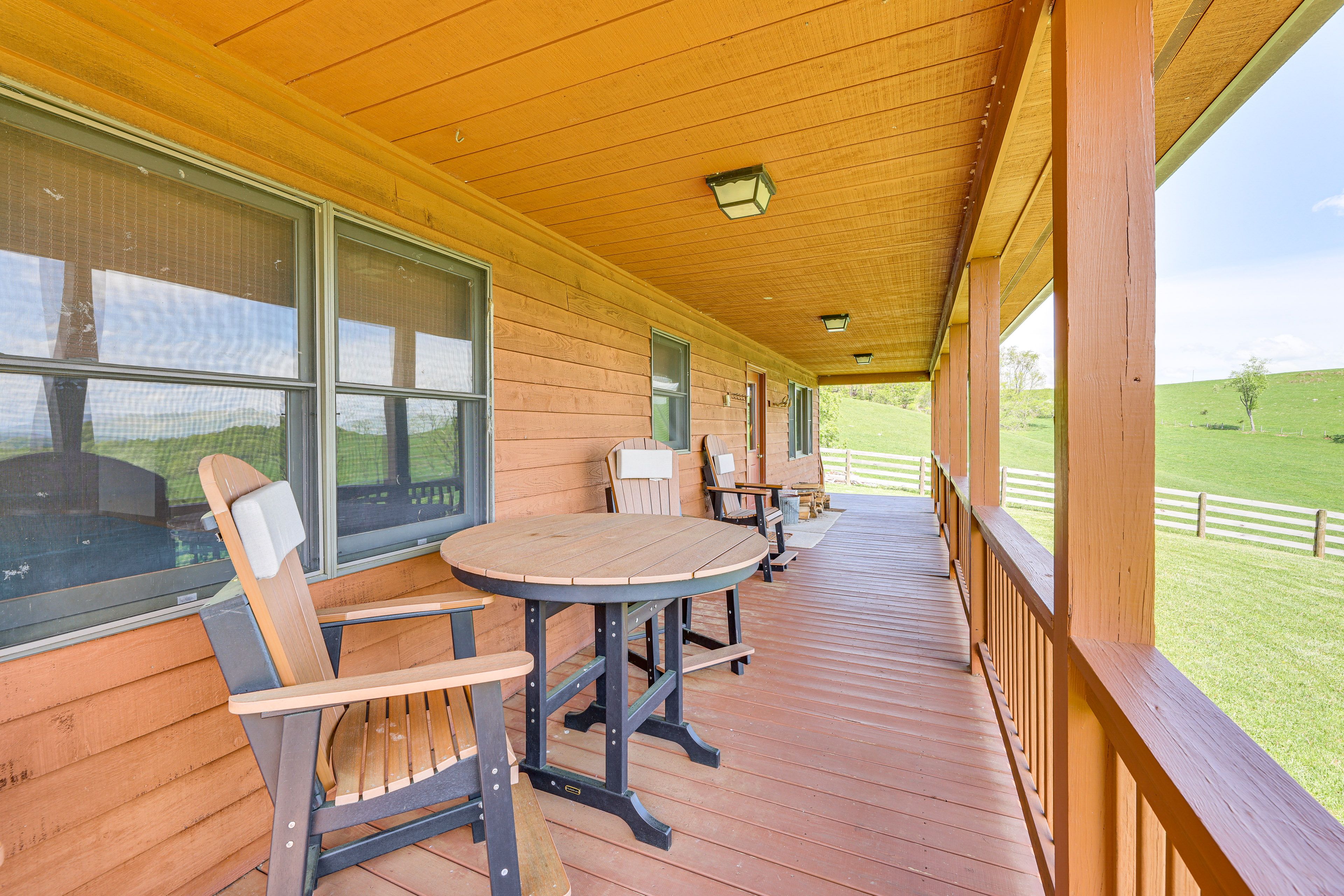 Covered Porch | Pasture Views