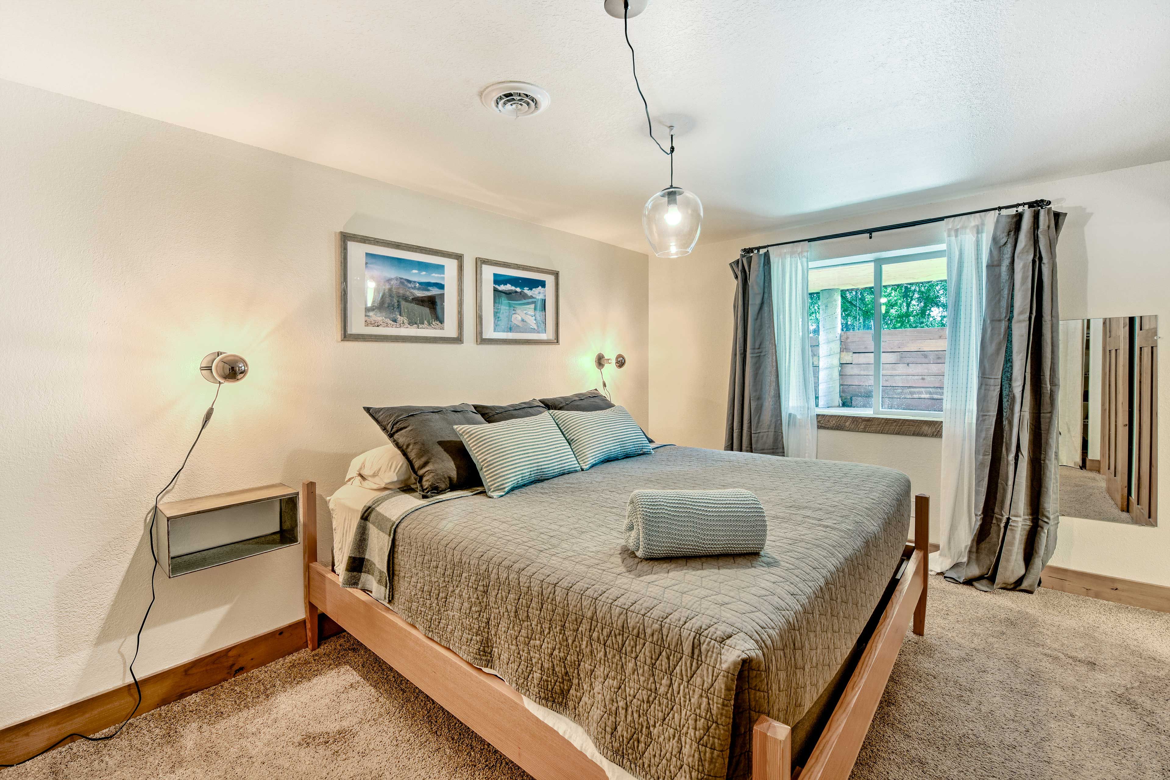 Bedroom 2 | King Bed