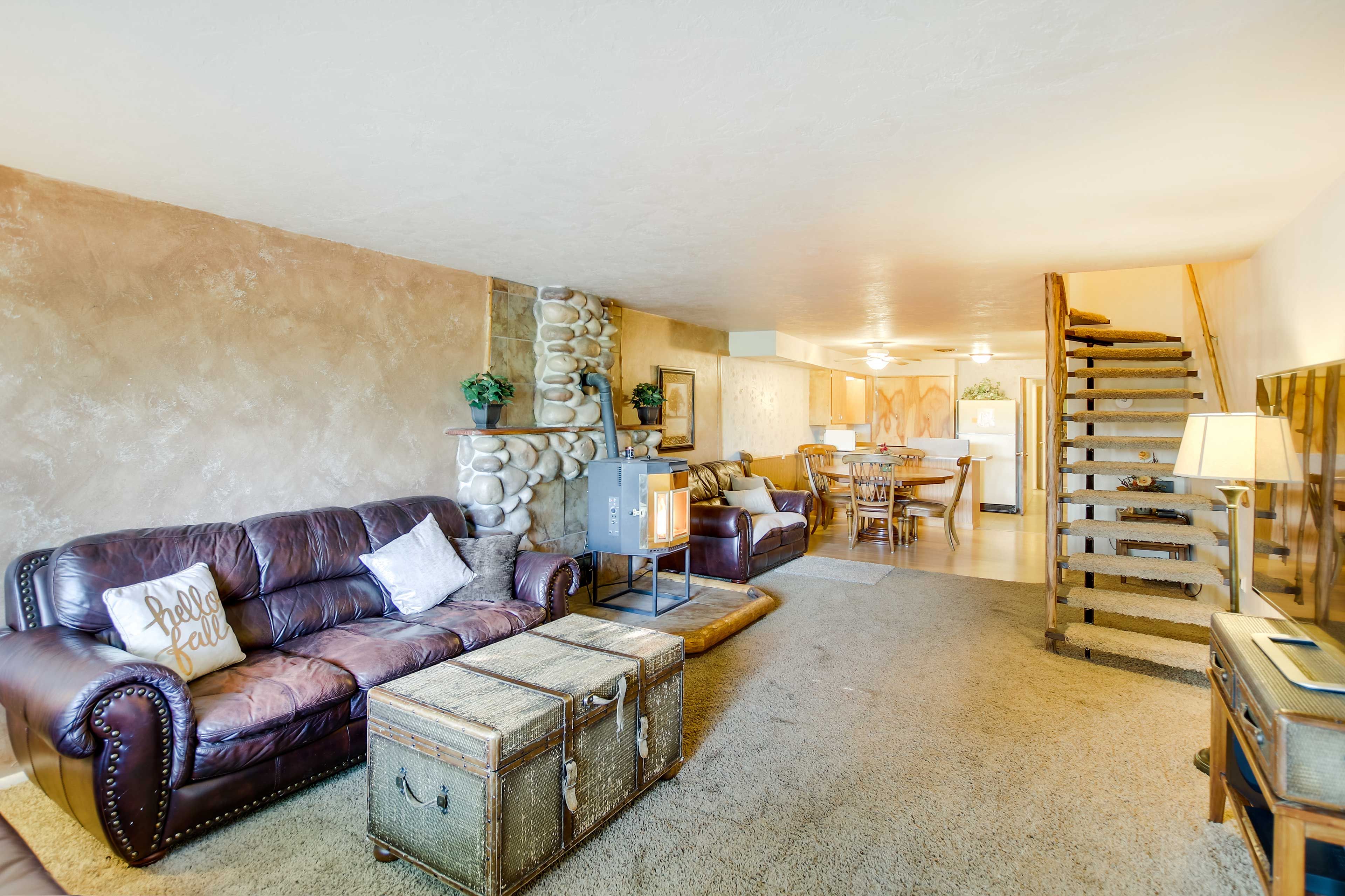 Paris Vacation Rental | 2BR | 2BA | 2,000 Sq Ft | Step-Free Access