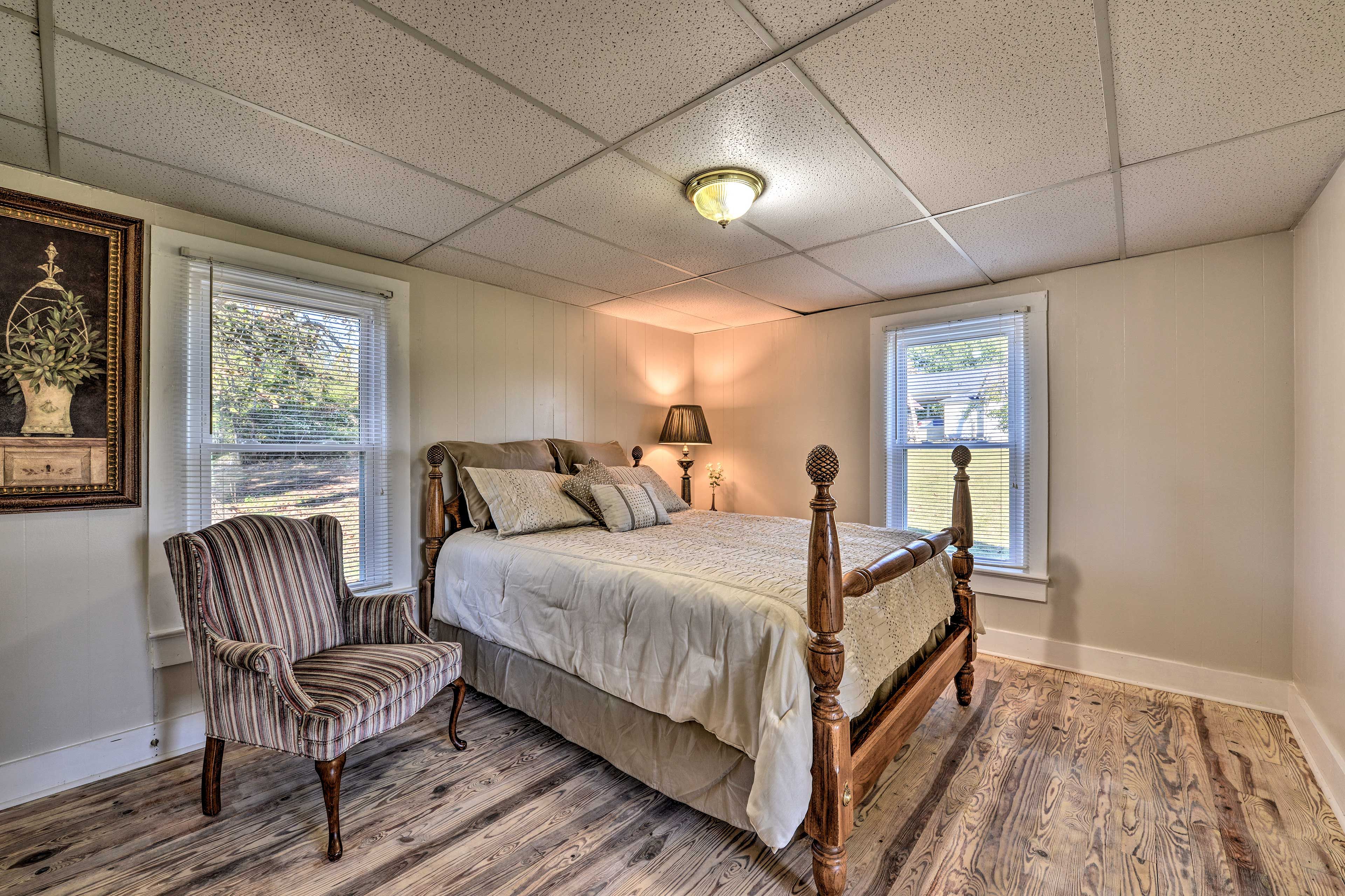Bedroom 2 | Queen Bed