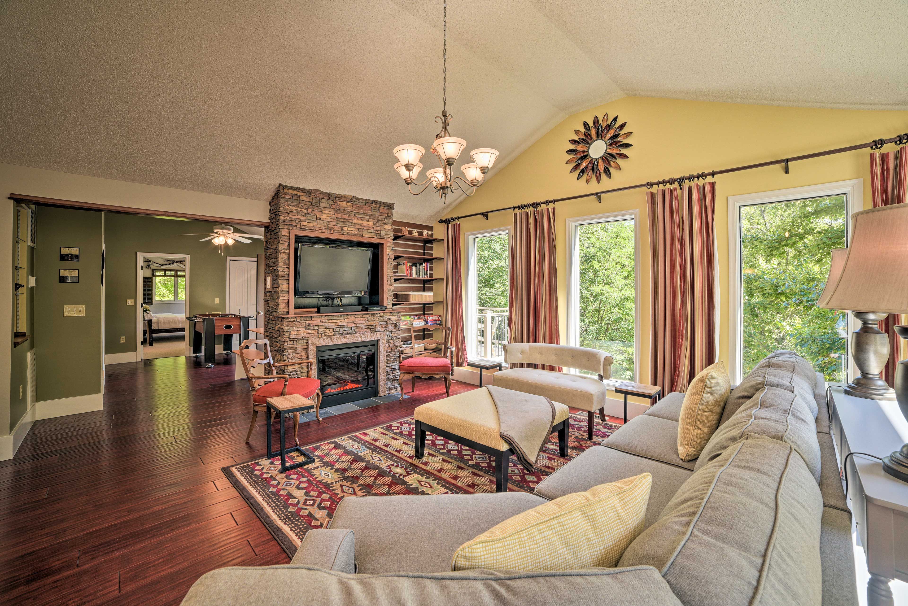 Living Room | Electric Fireplace | 2nd Floor