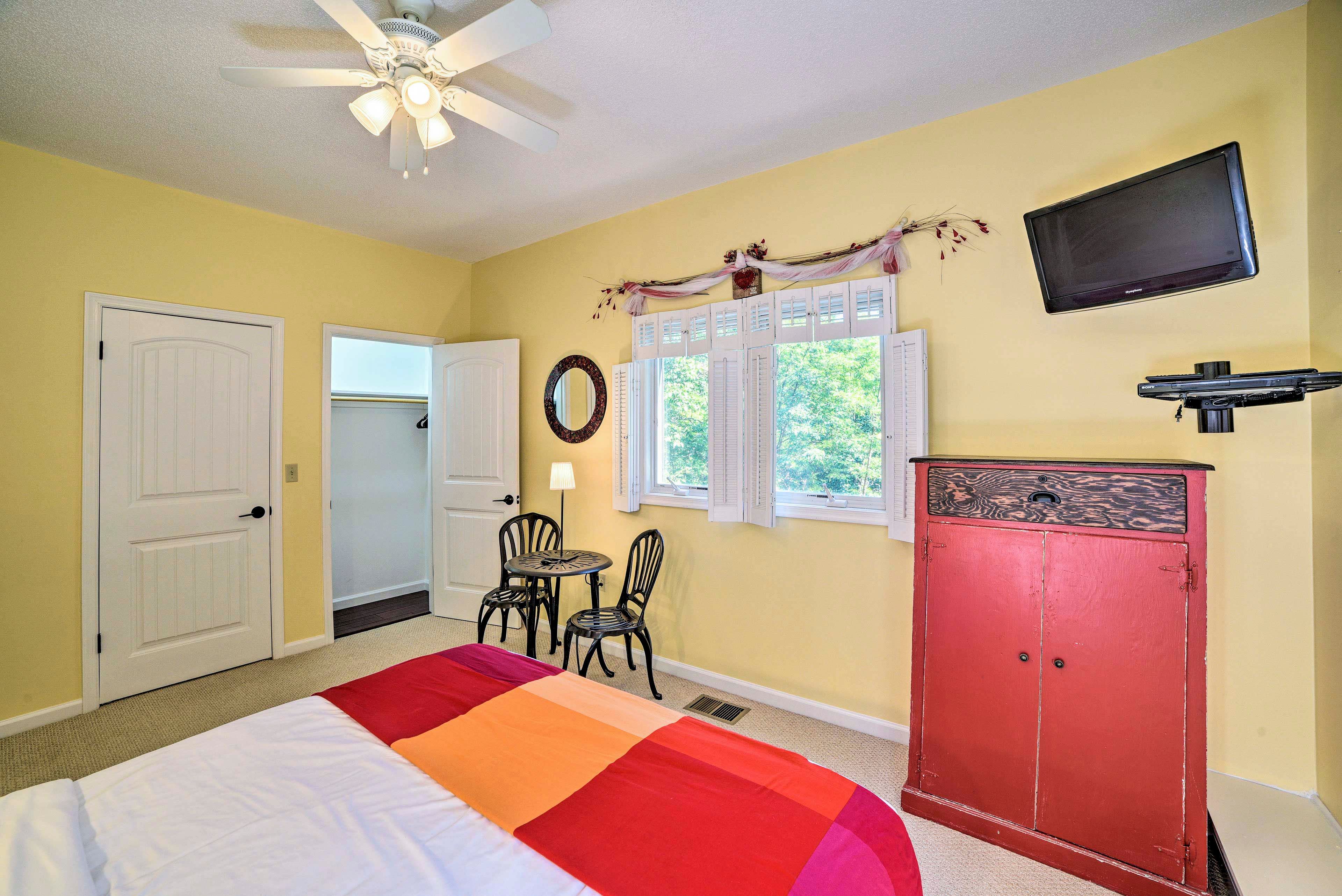 Bedroom 3 | Queen Bed | 1st Floor