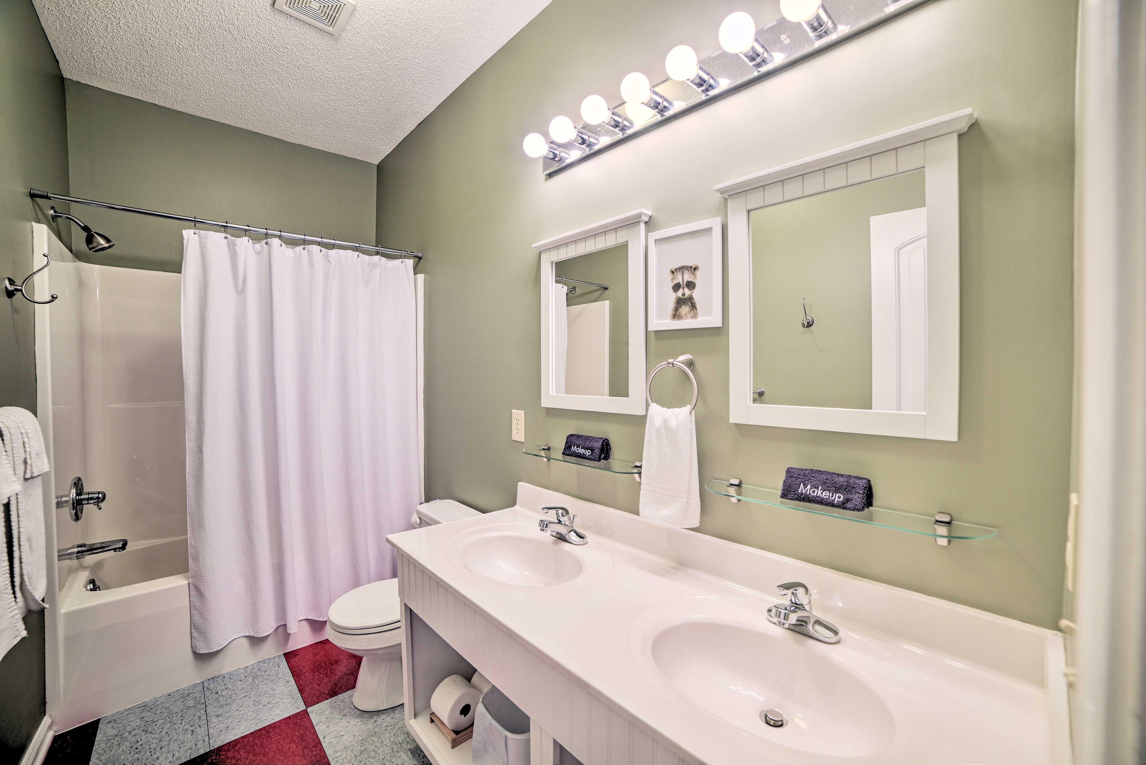 Full Bathroom 3 | 1st Floor