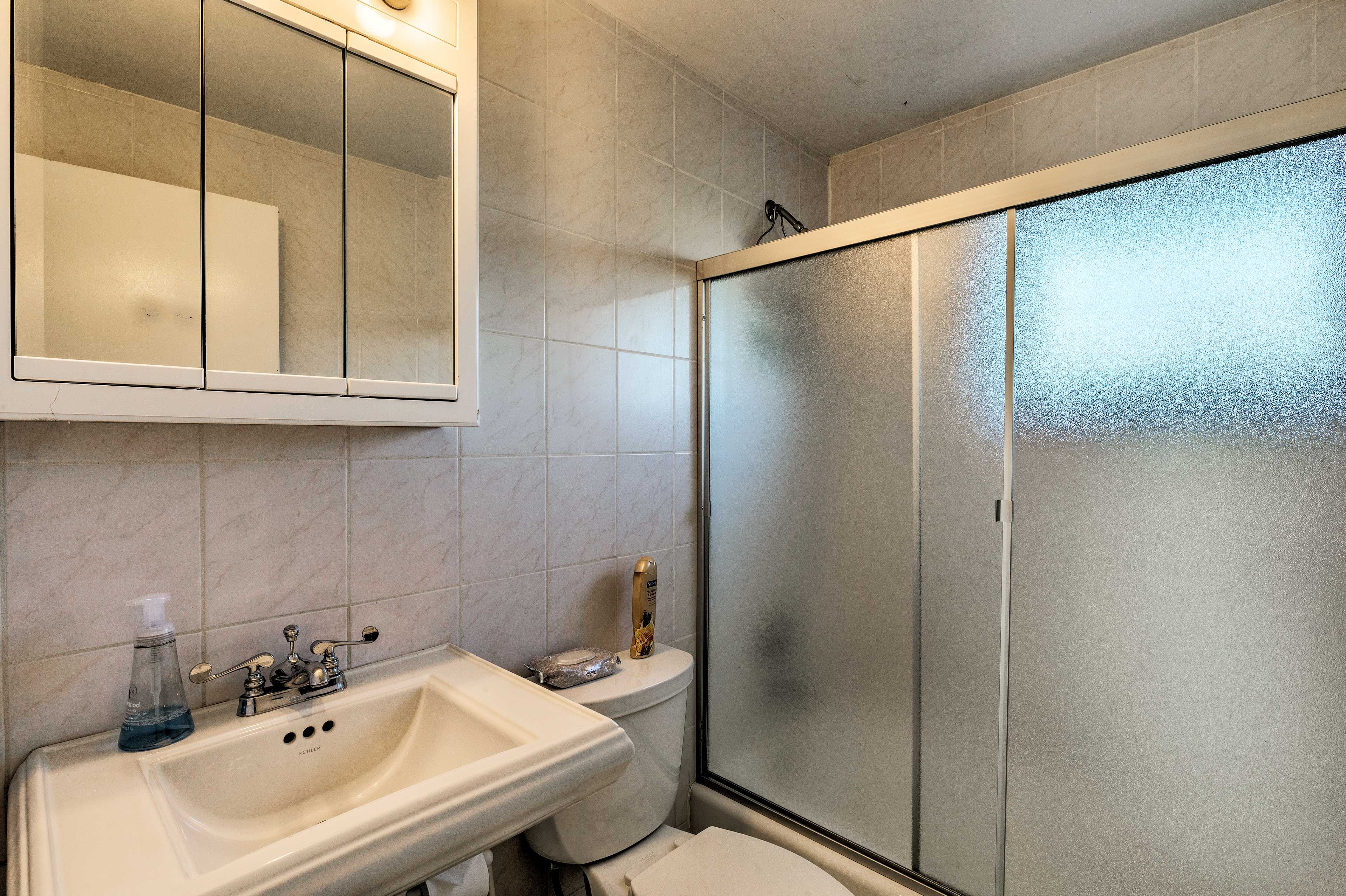 Full Bathroom