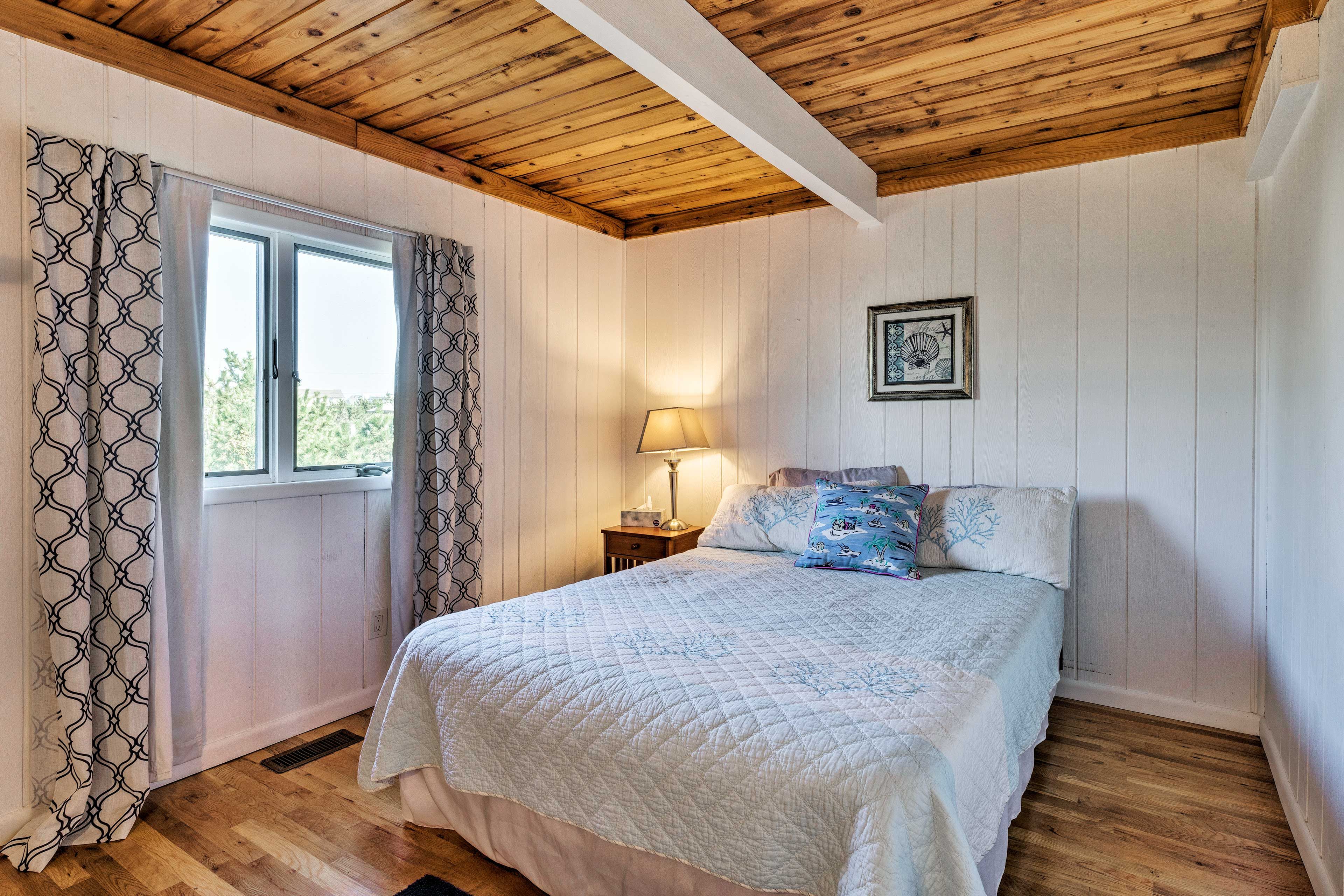 Bedroom 3 | Queen Bed