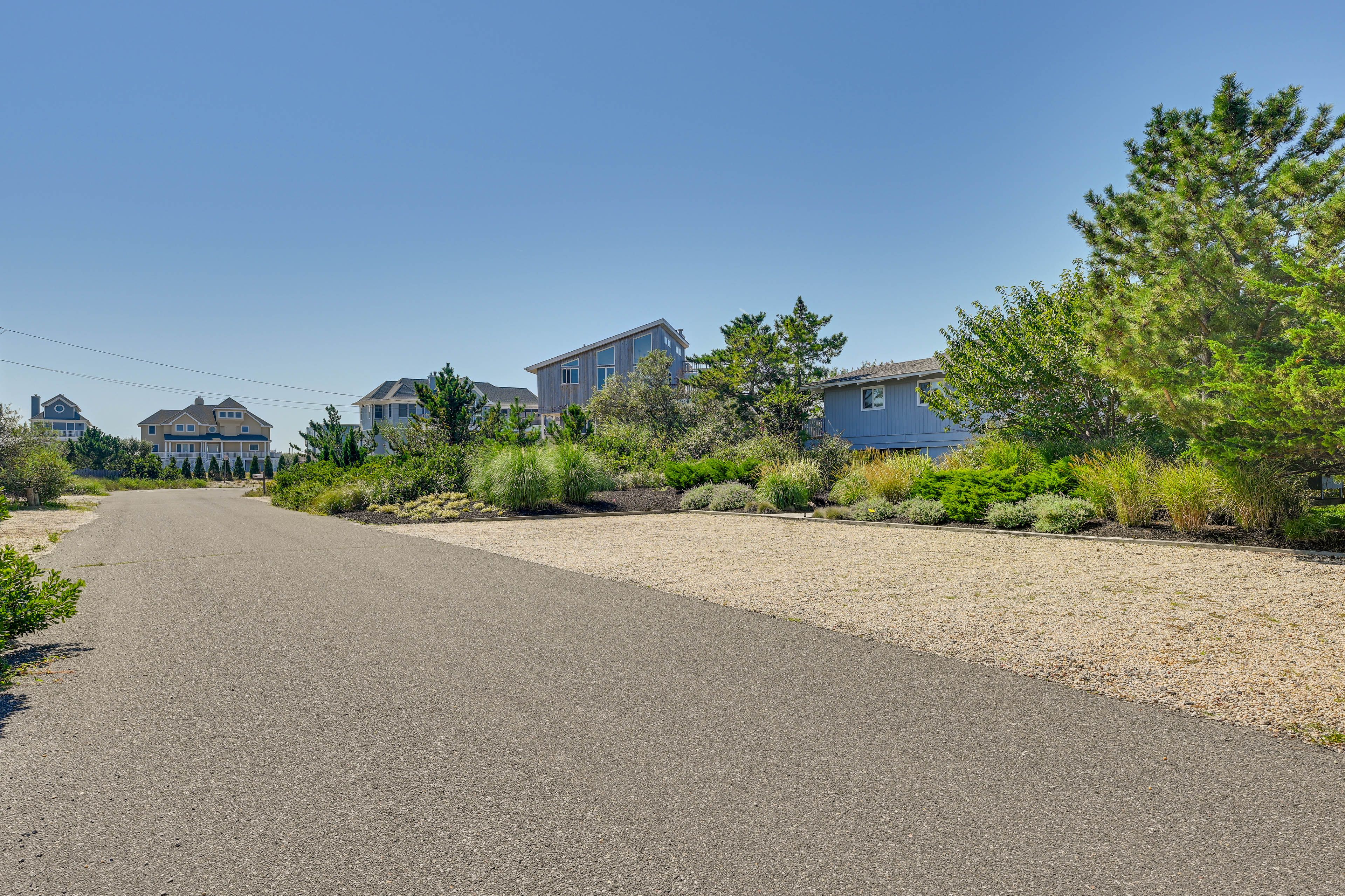 Parking | Driveway (6 Vehicles)