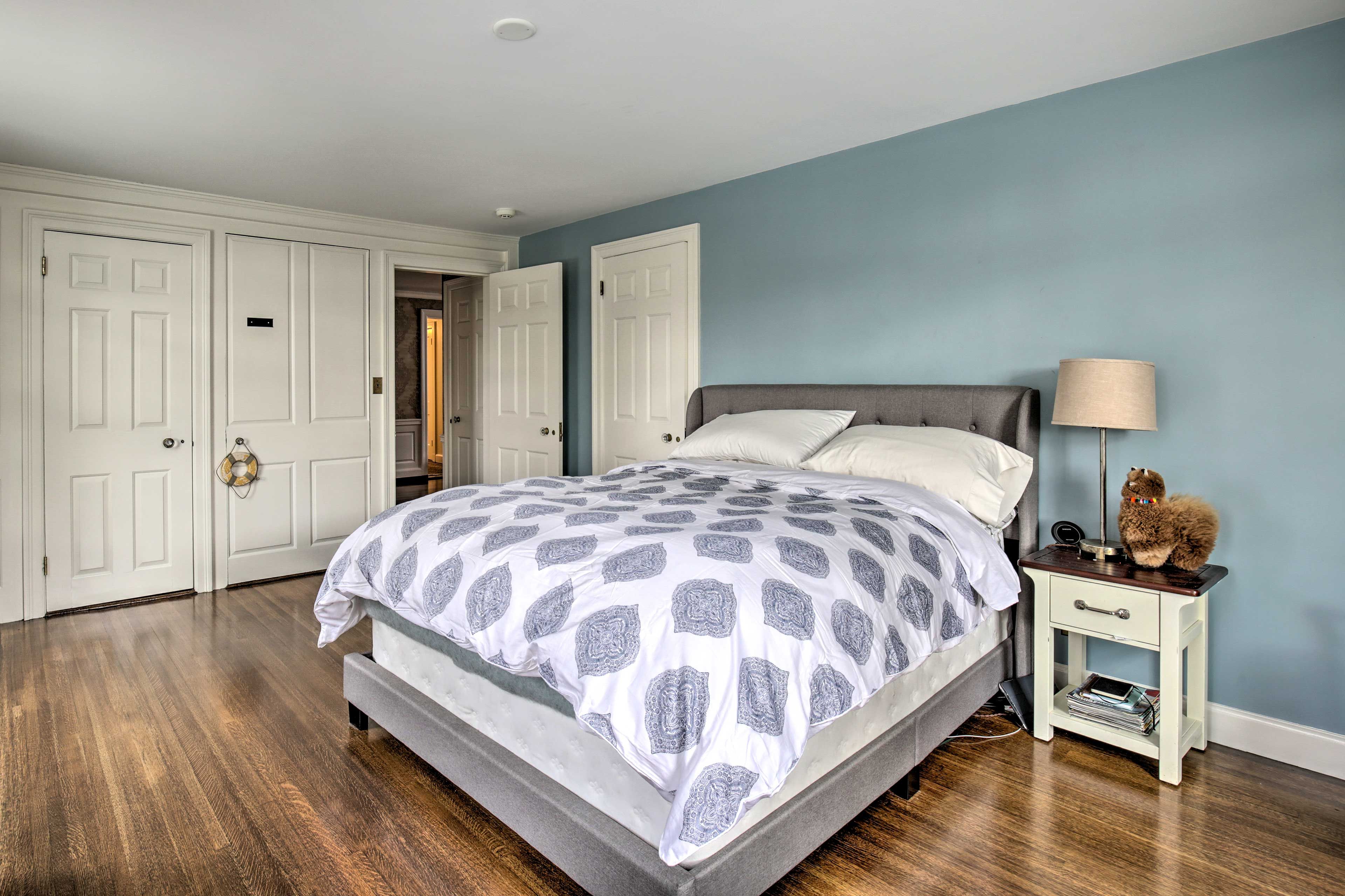 Bedroom 4 | Queen Bed